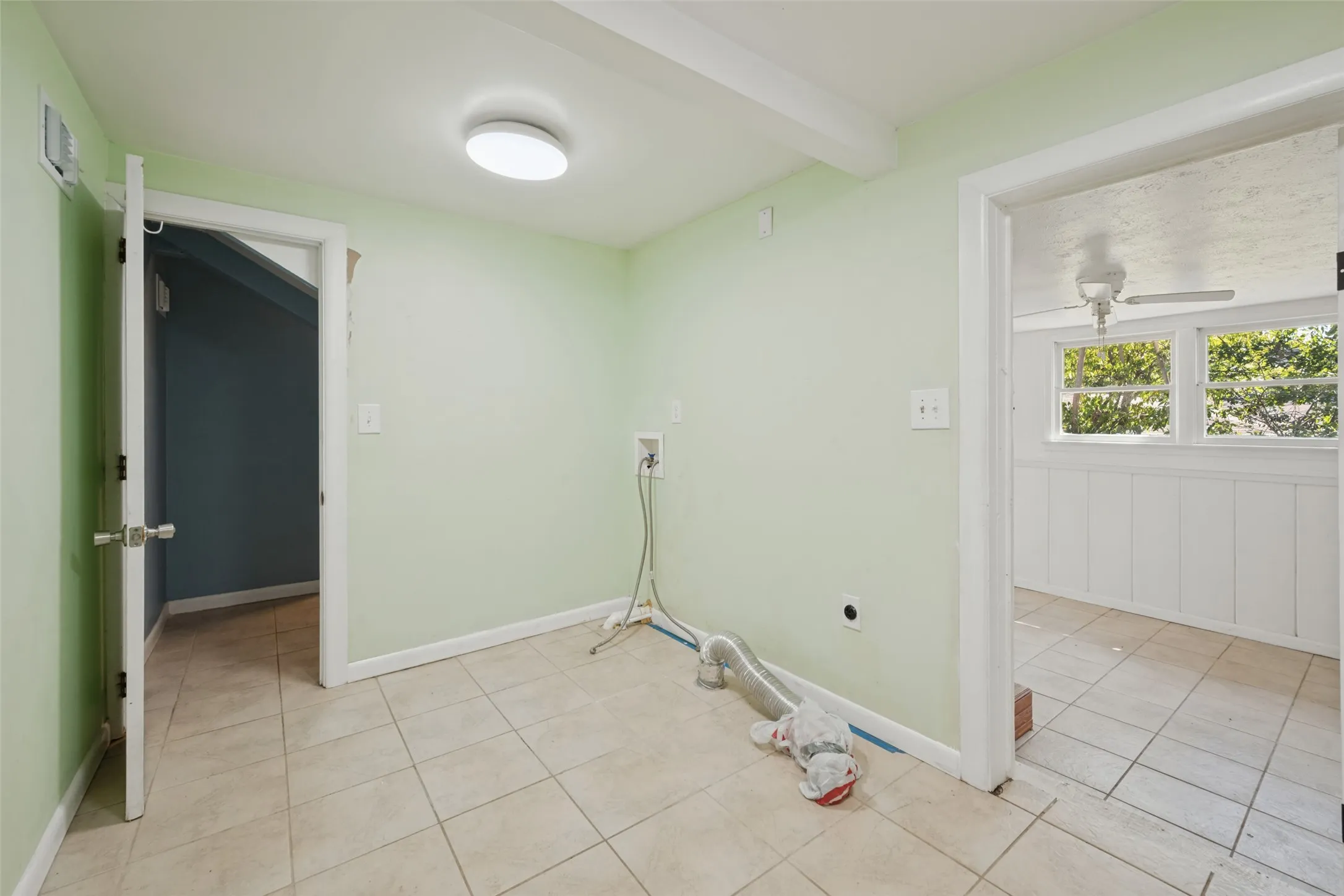 Single Family Residence For Sale in Tarrant County , 6567 Malvey Avenue, Fort Worth, Texas 76116, 3 Bedroom, 3 Bathroom, 2 Garage spaces, 2,082 Sqft, built in 1955, mls#21394853, Real Estate Agent in Fort Worth, Homes For Sale in Tarrant county, Homes For Sale in Fort Worth, Realtor in Fort Worth Texas, Real Estate Brokerage Independent Realty Texas, Luminita Cordes Realtor