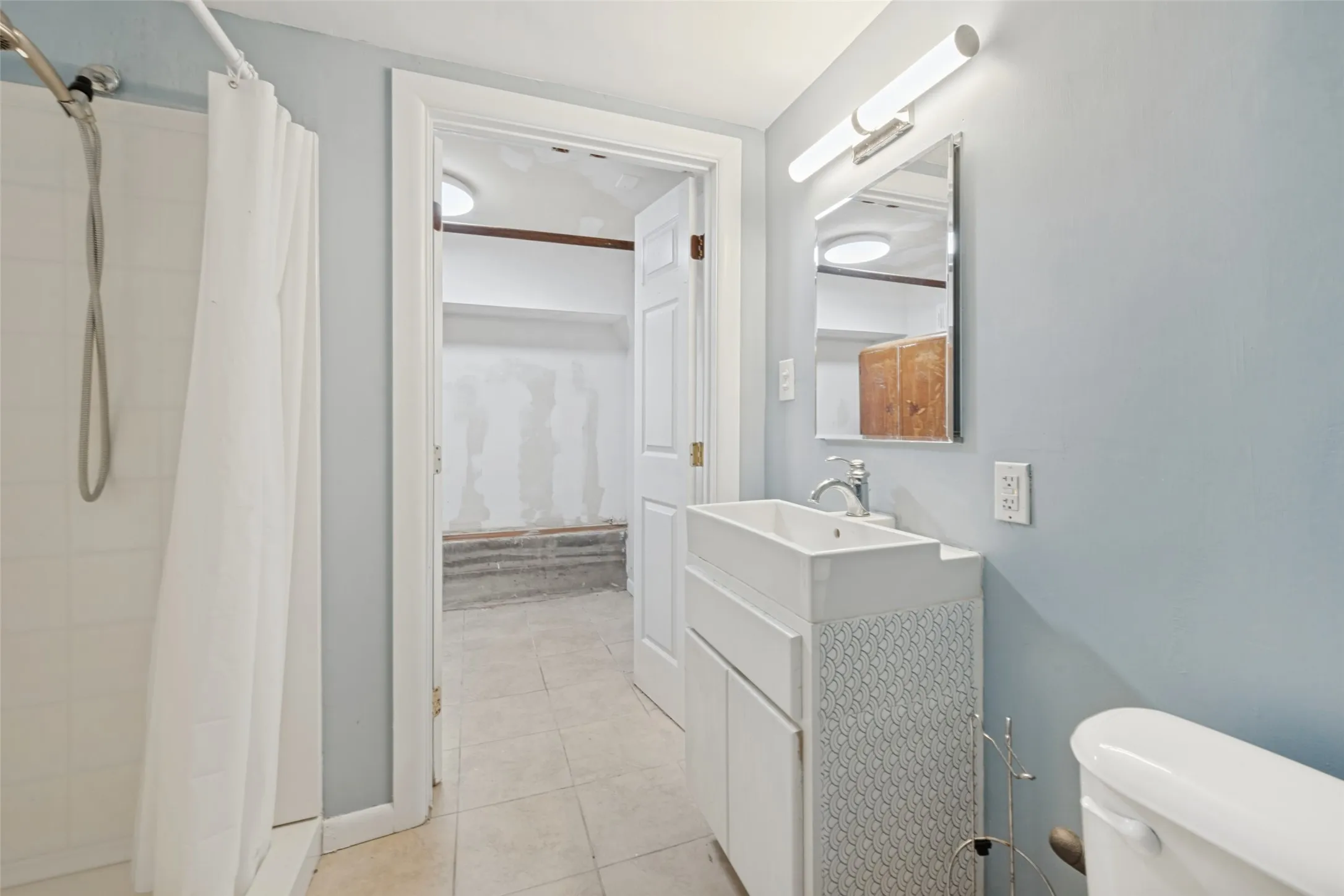 Single Family Residence For Sale in Tarrant County , 6567 Malvey Avenue, Fort Worth, Texas 76116, 3 Bedroom, 3 Bathroom, 2 Garage spaces, 2,082 Sqft, built in 1955, mls#21394853, Real Estate Agent in Fort Worth, Homes For Sale in Tarrant county, Homes For Sale in Fort Worth, Realtor in Fort Worth Texas, Real Estate Brokerage Independent Realty Texas, Luminita Cordes Realtor