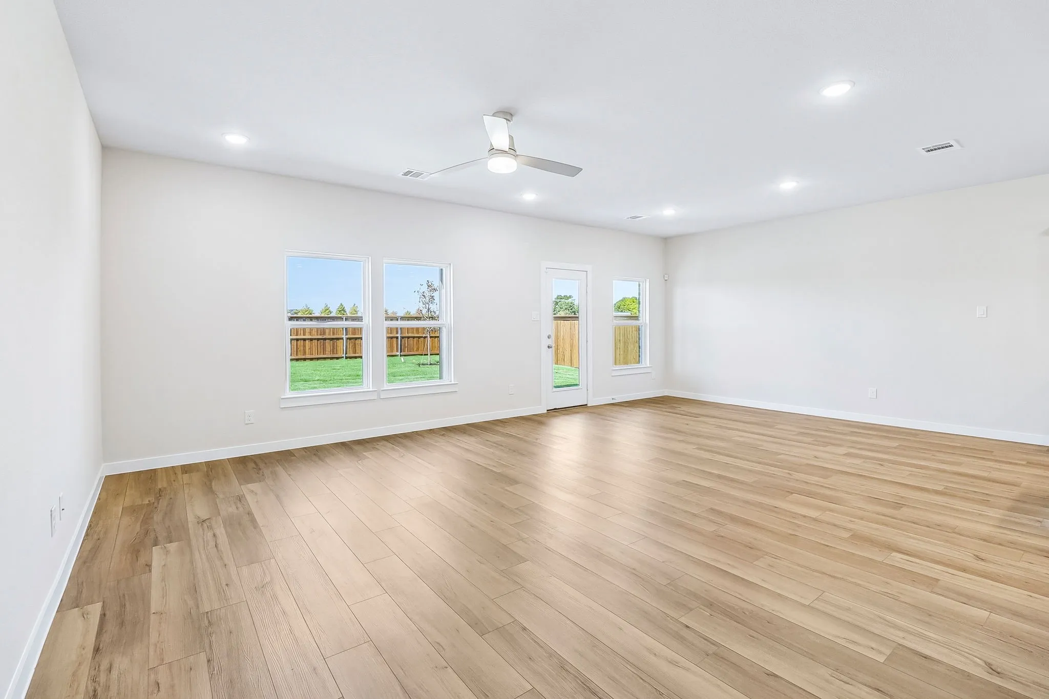 Single Family Residence For Sale in Kaufman County , 619 Landry Lane, Forney, Texas 75126, 4 Bedroom, 4 Bathroom, 3 Garage spaces, 3,036 Sqft, built in 2026, mls#21395761, Real Estate Agent in Forney, Homes For Sale in Kaufman county, Homes For Sale in Forney, Realtor in Forney Texas, Real Estate Brokerage Independent Realty Texas, Luminita Cordes Realtor