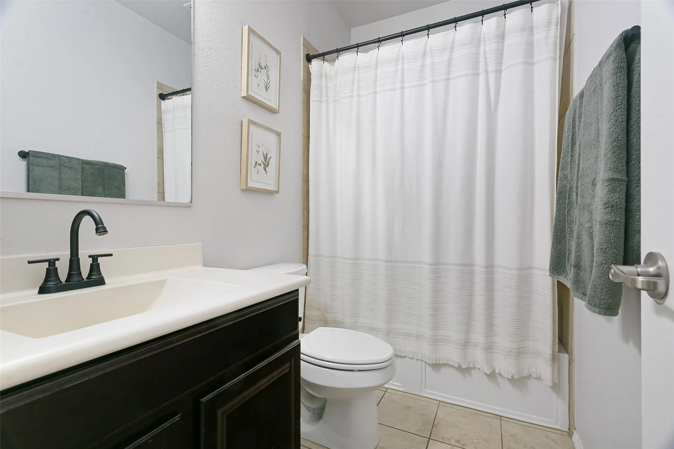 Single Family Residence For Sale in Collin County , 11704 Hamptonbrook Drive, Mc Kinney, Texas 75071, 4 Bedroom, 4 Bathroom, 2 Garage spaces, 3,027 Sqft, built in 2013, mls#21391577, Real Estate Agent in Mc Kinney, Homes For Sale in Collin county, Homes For Sale in Mc Kinney, Realtor in Mc Kinney Texas, Real Estate Brokerage Independent Realty Texas, Luminita Cordes Realtor
