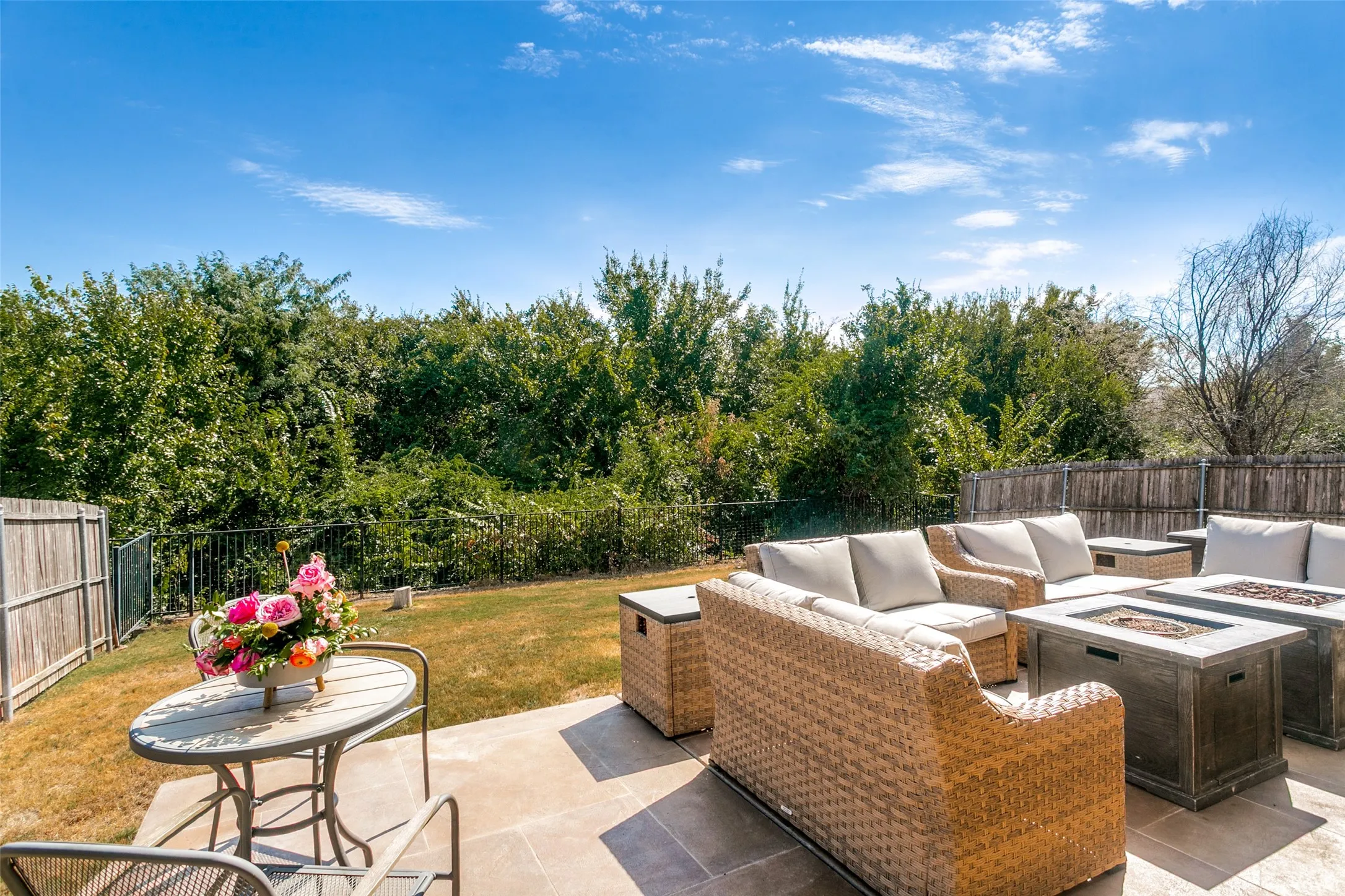 Single Family Residence For Sale in Collin County , 11704 Hamptonbrook Drive, Mc Kinney, Texas 75071, 4 Bedroom, 4 Bathroom, 2 Garage spaces, 3,027 Sqft, built in 2013, mls#21391577, Real Estate Agent in Mc Kinney, Homes For Sale in Collin county, Homes For Sale in Mc Kinney, Realtor in Mc Kinney Texas, Real Estate Brokerage Independent Realty Texas, Luminita Cordes Realtor