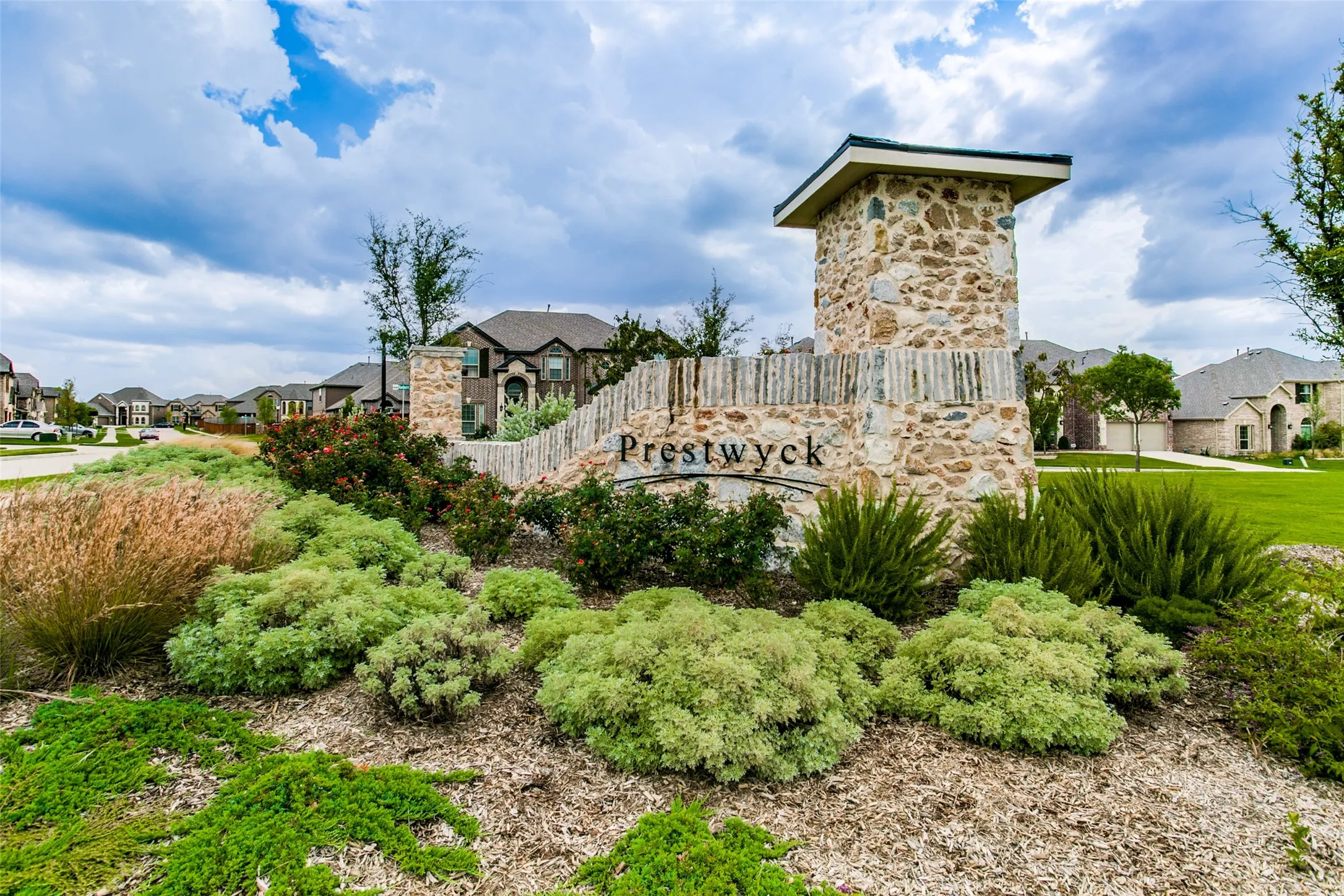 Single Family Residence For Sale in Collin County , 11704 Hamptonbrook Drive, Mc Kinney, Texas 75071, 4 Bedroom, 4 Bathroom, 2 Garage spaces, 3,027 Sqft, built in 2013, mls#21391577, Real Estate Agent in Mc Kinney, Homes For Sale in Collin county, Homes For Sale in Mc Kinney, Realtor in Mc Kinney Texas, Real Estate Brokerage Independent Realty Texas, Luminita Cordes Realtor