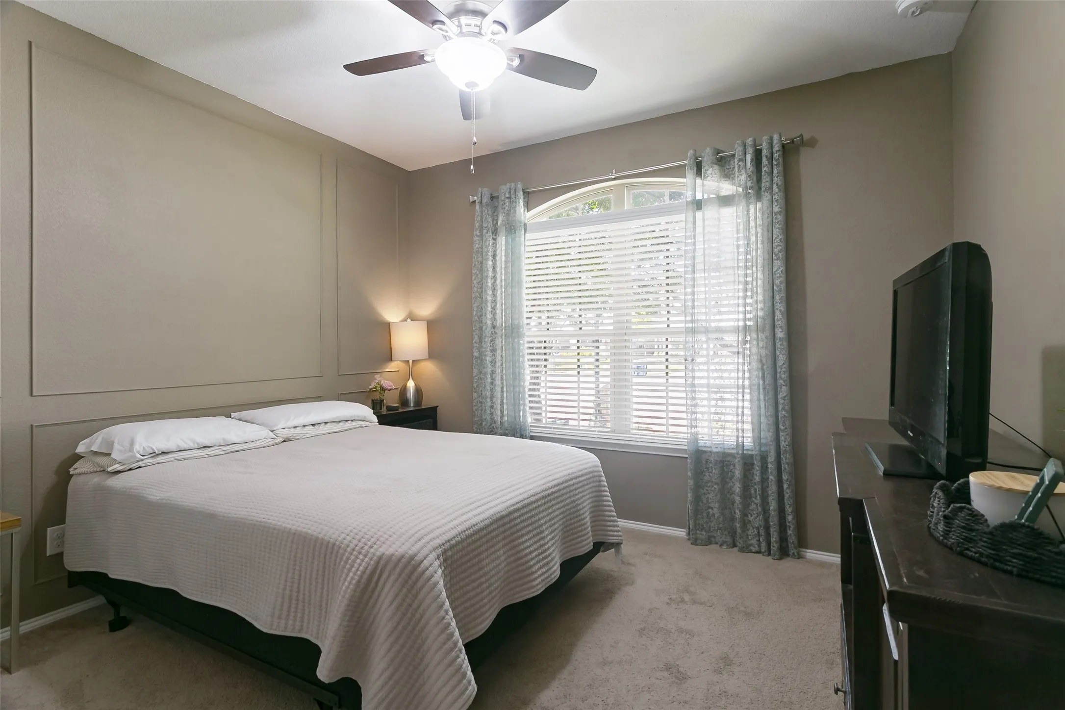 Single Family Residence For Sale in Collin County , 11704 Hamptonbrook Drive, Mc Kinney, Texas 75071, 4 Bedroom, 4 Bathroom, 2 Garage spaces, 3,027 Sqft, built in 2013, mls#21391577, Real Estate Agent in Mc Kinney, Homes For Sale in Collin county, Homes For Sale in Mc Kinney, Realtor in Mc Kinney Texas, Real Estate Brokerage Independent Realty Texas, Luminita Cordes Realtor