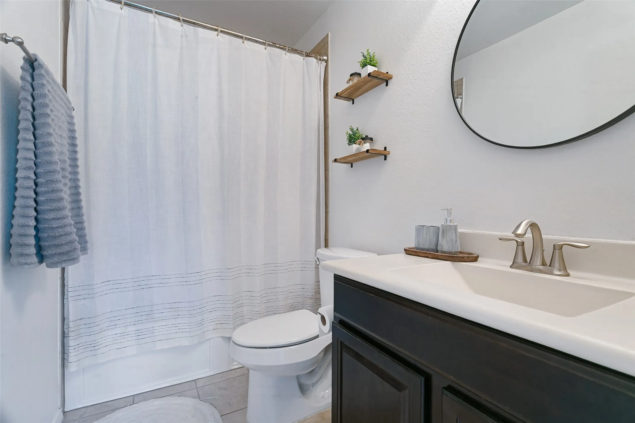 Single Family Residence For Sale in Collin County , 11704 Hamptonbrook Drive, Mc Kinney, Texas 75071, 4 Bedroom, 4 Bathroom, 2 Garage spaces, 3,027 Sqft, built in 2013, mls#21391577, Real Estate Agent in Mc Kinney, Homes For Sale in Collin county, Homes For Sale in Mc Kinney, Realtor in Mc Kinney Texas, Real Estate Brokerage Independent Realty Texas, Luminita Cordes Realtor