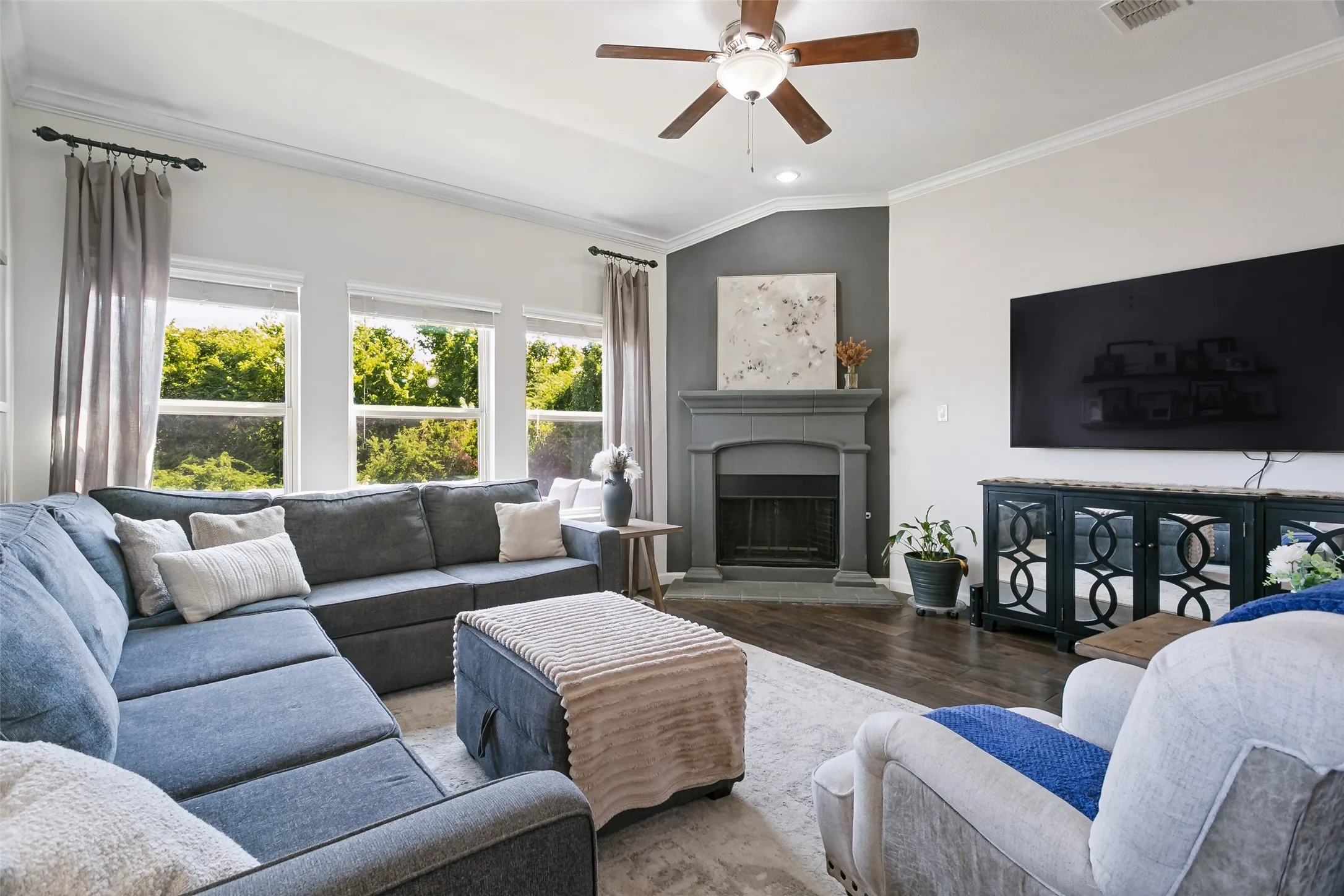 Single Family Residence For Sale in Collin County , 11704 Hamptonbrook Drive, Mc Kinney, Texas 75071, 4 Bedroom, 4 Bathroom, 2 Garage spaces, 3,027 Sqft, built in 2013, mls#21391577, Real Estate Agent in Mc Kinney, Homes For Sale in Collin county, Homes For Sale in Mc Kinney, Realtor in Mc Kinney Texas, Real Estate Brokerage Independent Realty Texas, Luminita Cordes Realtor