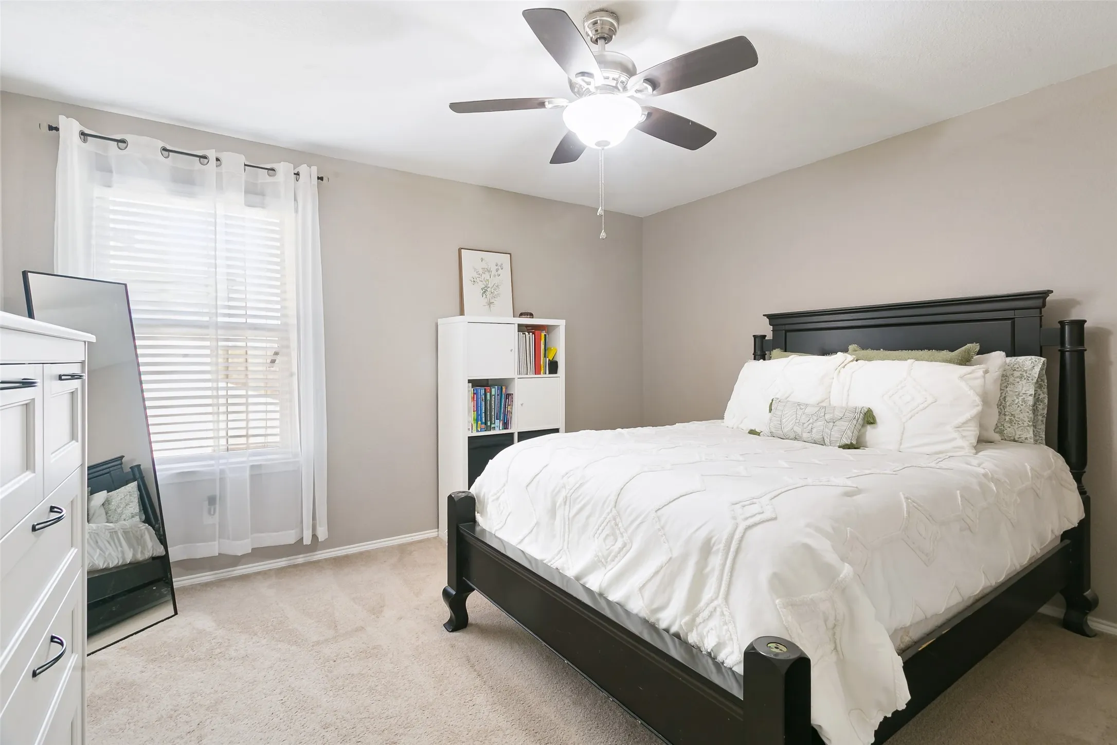 Single Family Residence For Sale in Collin County , 11704 Hamptonbrook Drive, Mc Kinney, Texas 75071, 4 Bedroom, 4 Bathroom, 2 Garage spaces, 3,027 Sqft, built in 2013, mls#21391577, Real Estate Agent in Mc Kinney, Homes For Sale in Collin county, Homes For Sale in Mc Kinney, Realtor in Mc Kinney Texas, Real Estate Brokerage Independent Realty Texas, Luminita Cordes Realtor