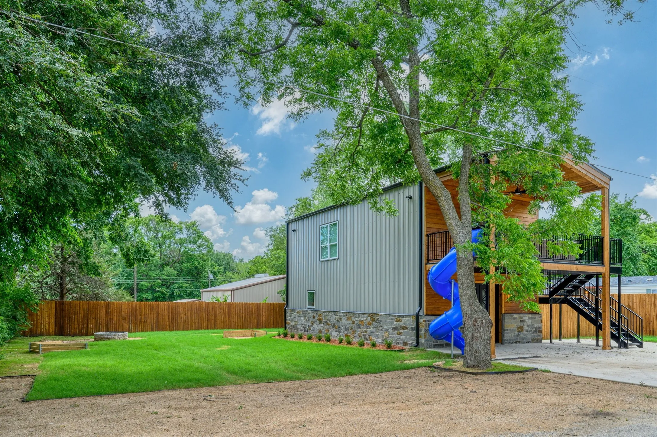 Single Family Residence For Sale in Grayson County , 176 Denison Drive, Pottsboro, Texas 75076, 2 Bedroom, 3 Bathroom, Garage spaces, 1,642 Sqft, built in 2023, mls#21395644, Real Estate Agent in Pottsboro, Homes For Sale in Grayson county, Homes For Sale in Pottsboro, Realtor in Pottsboro Texas, Real Estate Brokerage Independent Realty Texas, Luminita Cordes Realtor