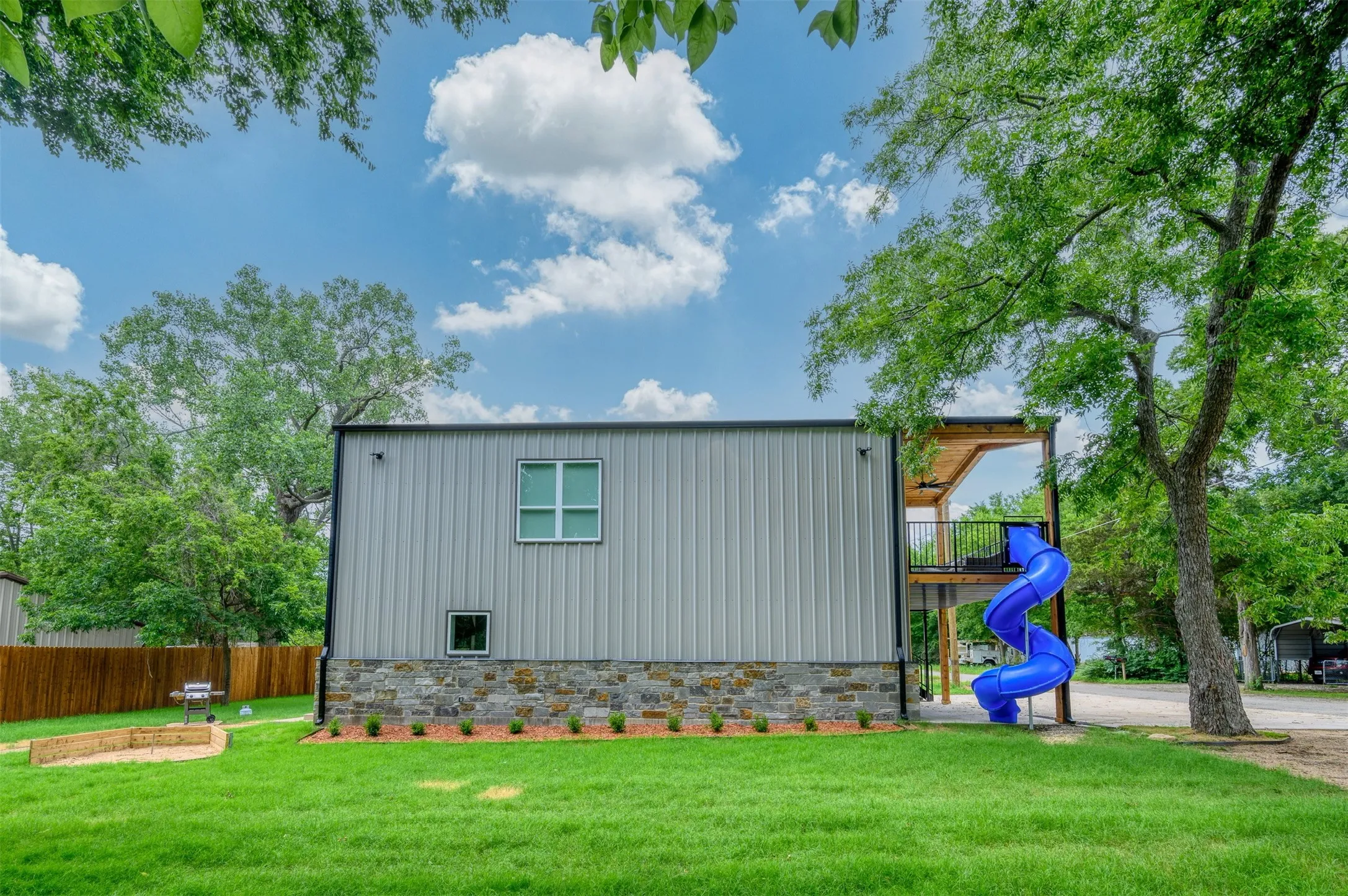 Single Family Residence For Sale in Grayson County , 176 Denison Drive, Pottsboro, Texas 75076, 2 Bedroom, 3 Bathroom, Garage spaces, 1,642 Sqft, built in 2023, mls#21395644, Real Estate Agent in Pottsboro, Homes For Sale in Grayson county, Homes For Sale in Pottsboro, Realtor in Pottsboro Texas, Real Estate Brokerage Independent Realty Texas, Luminita Cordes Realtor