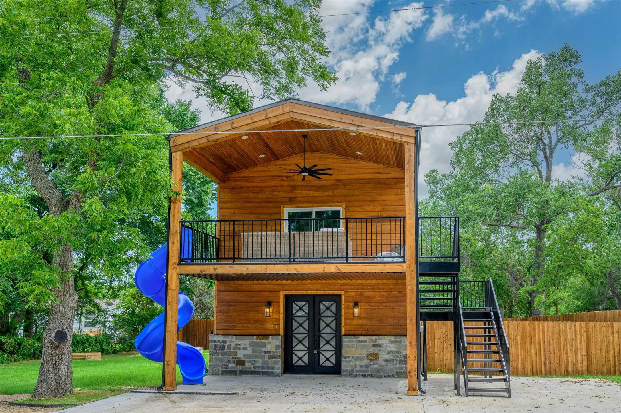 Single Family Residence For Sale in Grayson County , 176 Denison Drive, Pottsboro, Texas 75076, 2 Bedroom, 3 Bathroom, Garage spaces, 1,642 Sqft, built in 2023, mls#21395644, Real Estate Agent in Pottsboro, Homes For Sale in Grayson county, Homes For Sale in Pottsboro, Realtor in Pottsboro Texas, Real Estate Brokerage Independent Realty Texas, Luminita Cordes Realtor