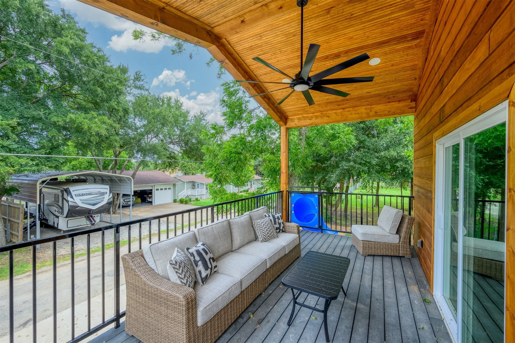 Single Family Residence For Sale in Grayson County , 176 Denison Drive, Pottsboro, Texas 75076, 2 Bedroom, 3 Bathroom, Garage spaces, 1,642 Sqft, built in 2023, mls#21395644, Real Estate Agent in Pottsboro, Homes For Sale in Grayson county, Homes For Sale in Pottsboro, Realtor in Pottsboro Texas, Real Estate Brokerage Independent Realty Texas, Luminita Cordes Realtor