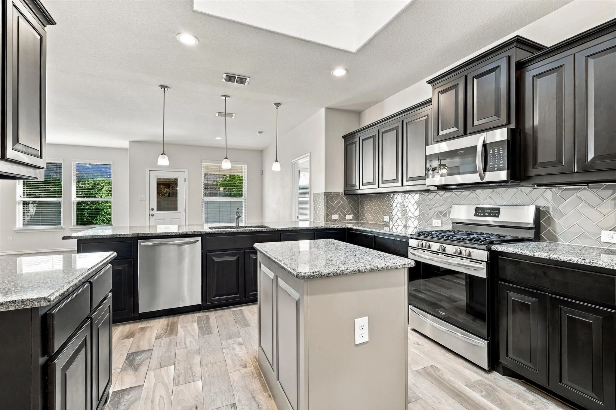 Single Family Residence For Rent in Denton County , 1813 Turnstone Trail, Argyle, Texas 76226, 3 Bedroom, 2 Bathroom, 2 Garage spaces, 1,878 Sqft, built in 2018, mls#21395496, Real Estate Agent in Argyle, Homes For Rent in Denton county, Homes For Rent in Argyle, Realtor in Argyle Texas, Real Estate Brokerage Independent Realty Texas, Luminita Cordes Realtor
