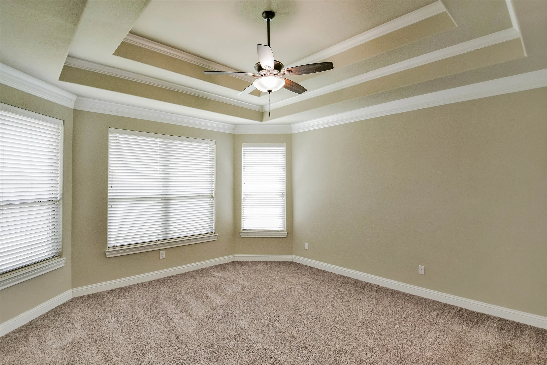 Single Family Residence For Rent in Hood County , 3100 White Horse Court, Granbury, Texas 76049, 4 Bedroom, 3 Bathroom, 2 Garage spaces, 2,573 Sqft, built in 2017, mls#21395769, Real Estate Agent in Granbury, Homes For Rent in Hood county, Homes For Rent in Granbury, Realtor in Granbury Texas, Real Estate Brokerage Independent Realty Texas, Luminita Cordes Realtor