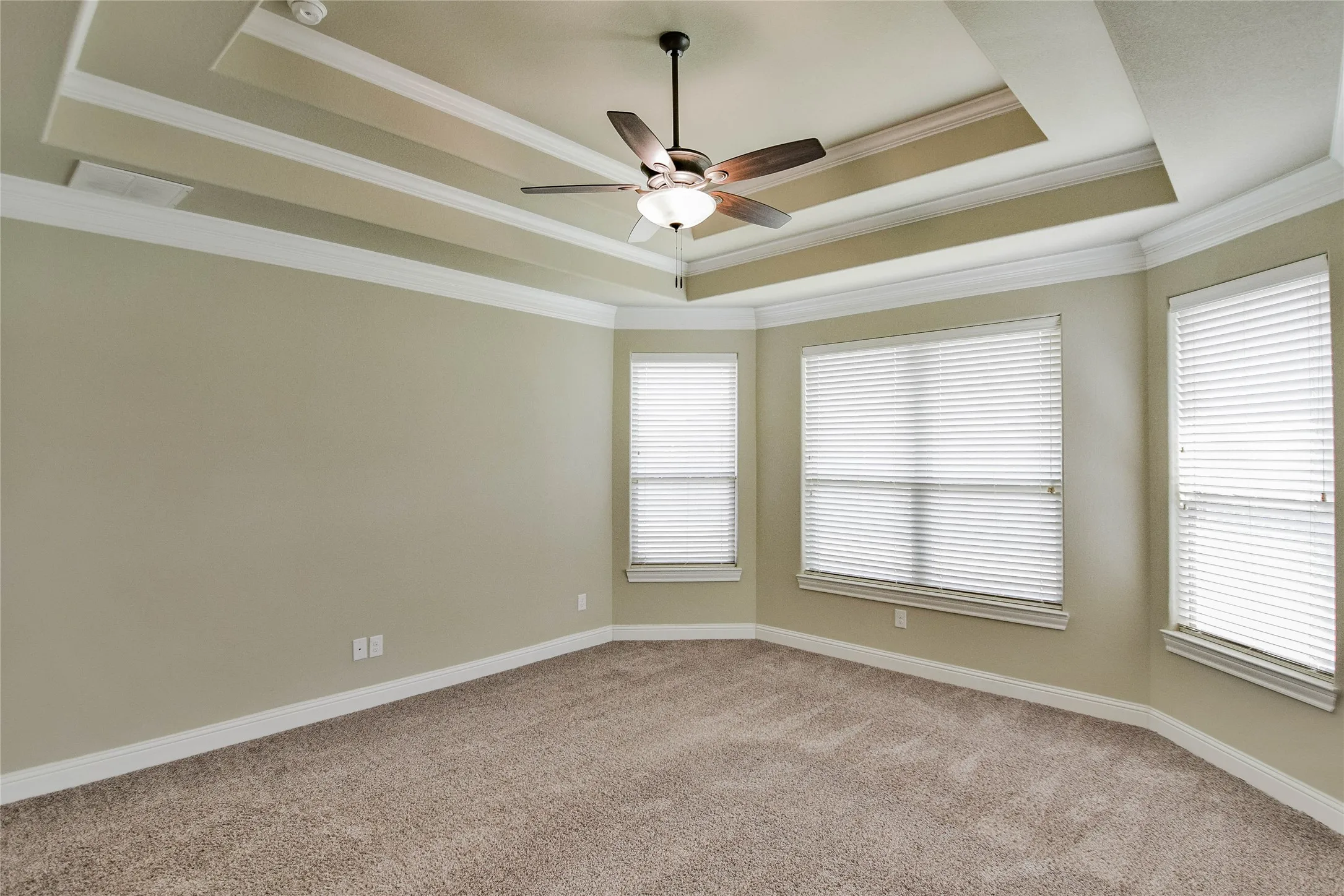 Single Family Residence For Rent in Hood County , 3100 White Horse Court, Granbury, Texas 76049, 4 Bedroom, 3 Bathroom, 2 Garage spaces, 2,573 Sqft, built in 2017, mls#21395769, Real Estate Agent in Granbury, Homes For Rent in Hood county, Homes For Rent in Granbury, Realtor in Granbury Texas, Real Estate Brokerage Independent Realty Texas, Luminita Cordes Realtor