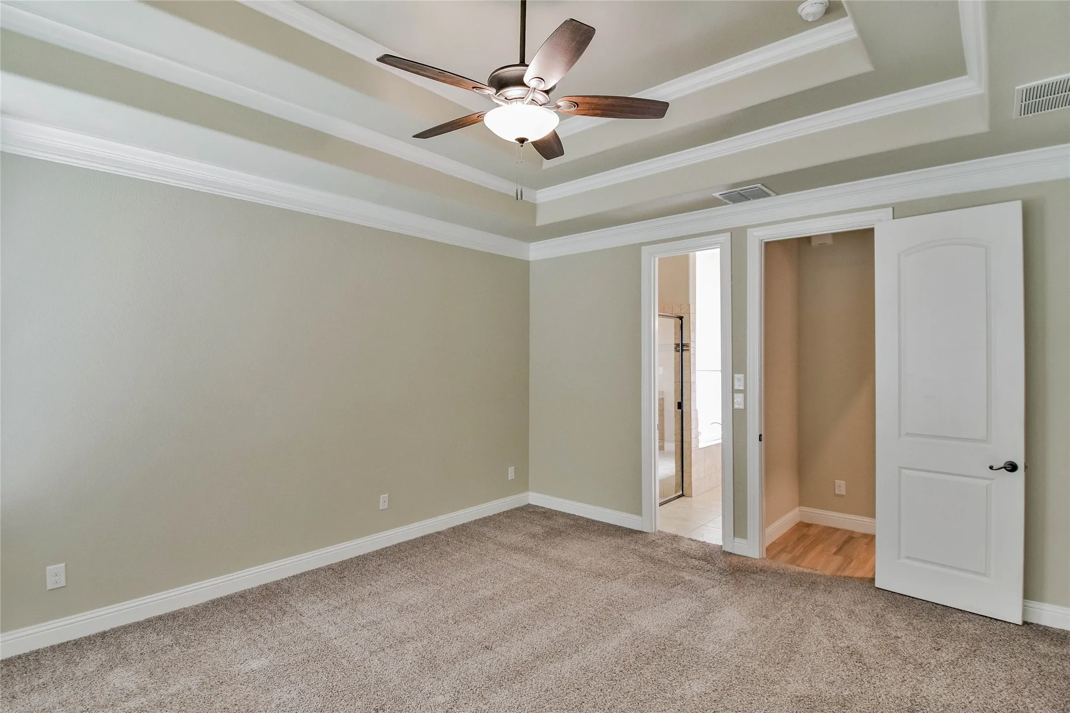 Single Family Residence For Rent in Hood County , 3100 White Horse Court, Granbury, Texas 76049, 4 Bedroom, 3 Bathroom, 2 Garage spaces, 2,573 Sqft, built in 2017, mls#21395769, Real Estate Agent in Granbury, Homes For Rent in Hood county, Homes For Rent in Granbury, Realtor in Granbury Texas, Real Estate Brokerage Independent Realty Texas, Luminita Cordes Realtor