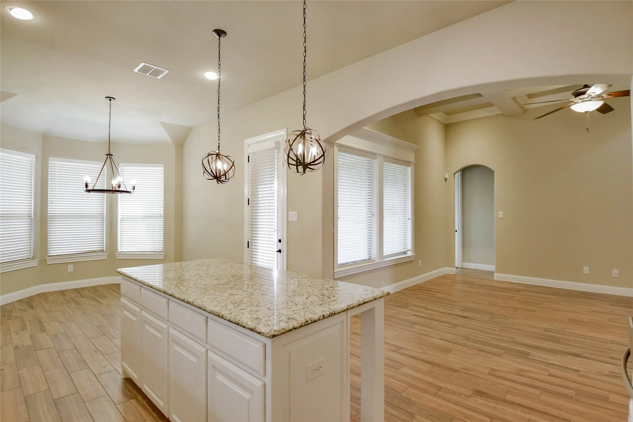 Single Family Residence For Rent in Hood County , 3100 White Horse Court, Granbury, Texas 76049, 4 Bedroom, 3 Bathroom, 2 Garage spaces, 2,573 Sqft, built in 2017, mls#21395769, Real Estate Agent in Granbury, Homes For Rent in Hood county, Homes For Rent in Granbury, Realtor in Granbury Texas, Real Estate Brokerage Independent Realty Texas, Luminita Cordes Realtor