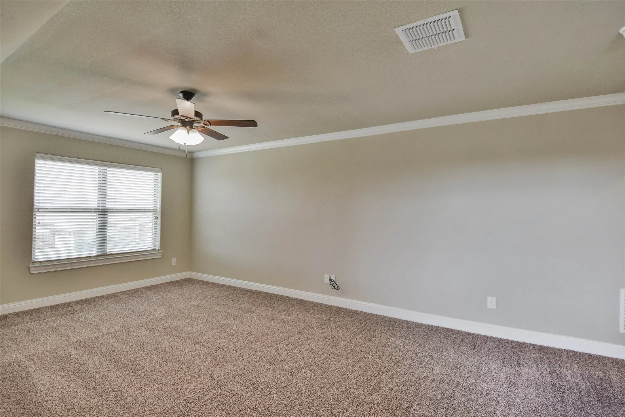 Single Family Residence For Rent in Hood County , 3100 White Horse Court, Granbury, Texas 76049, 4 Bedroom, 3 Bathroom, 2 Garage spaces, 2,573 Sqft, built in 2017, mls#21395769, Real Estate Agent in Granbury, Homes For Rent in Hood county, Homes For Rent in Granbury, Realtor in Granbury Texas, Real Estate Brokerage Independent Realty Texas, Luminita Cordes Realtor