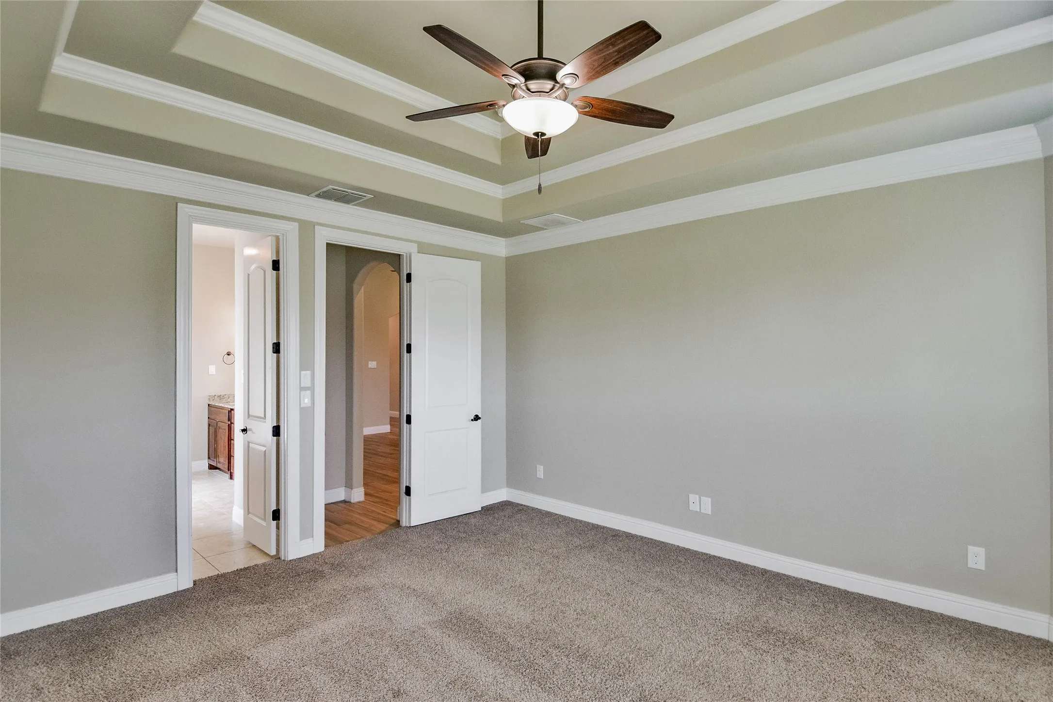 Single Family Residence For Rent in Hood County , 3100 White Horse Court, Granbury, Texas 76049, 4 Bedroom, 3 Bathroom, 2 Garage spaces, 2,573 Sqft, built in 2017, mls#21395769, Real Estate Agent in Granbury, Homes For Rent in Hood county, Homes For Rent in Granbury, Realtor in Granbury Texas, Real Estate Brokerage Independent Realty Texas, Luminita Cordes Realtor
