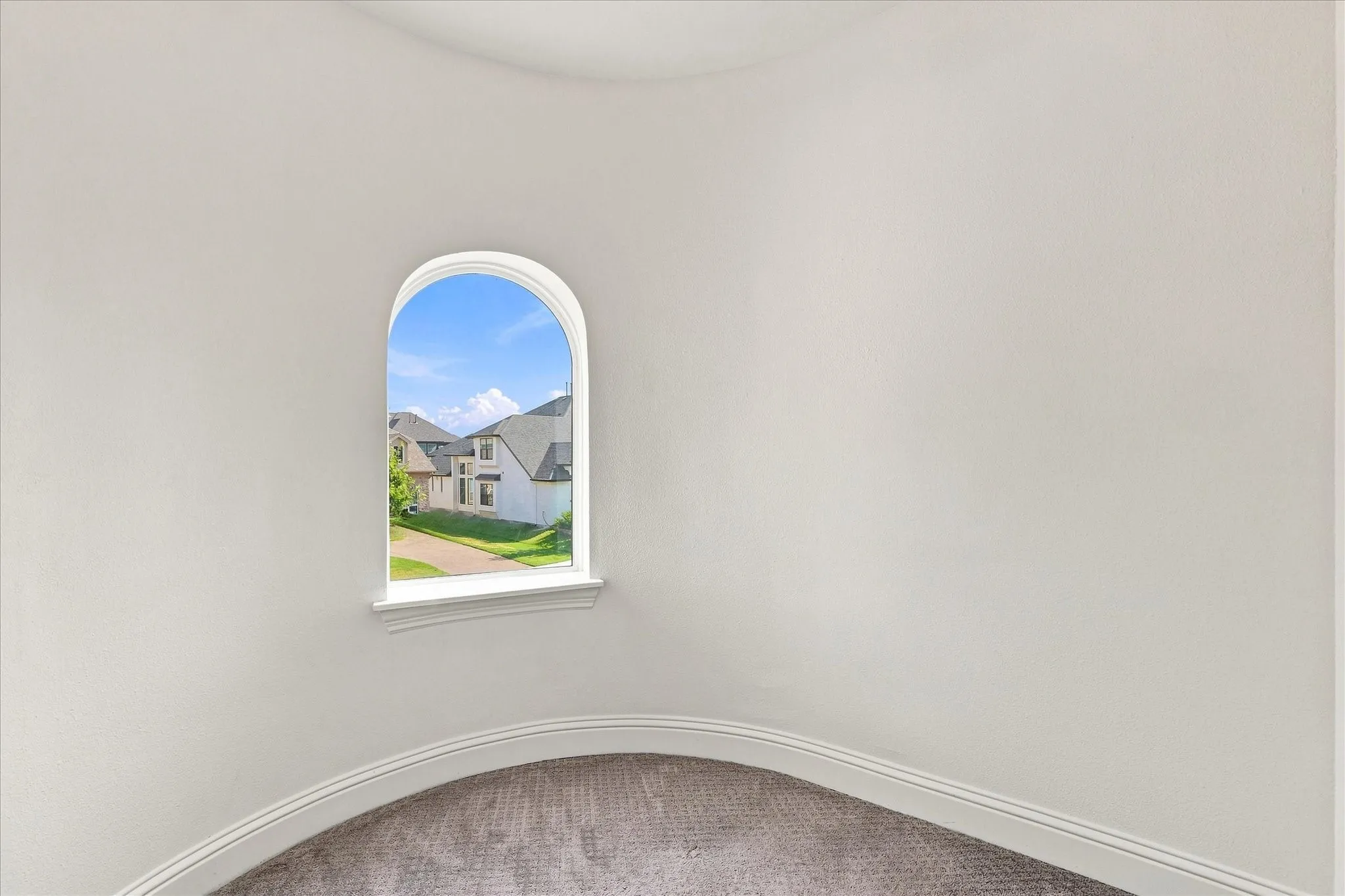 Bonus space from one bedroom with endless different usages like a play space or study area or a reading nook!
