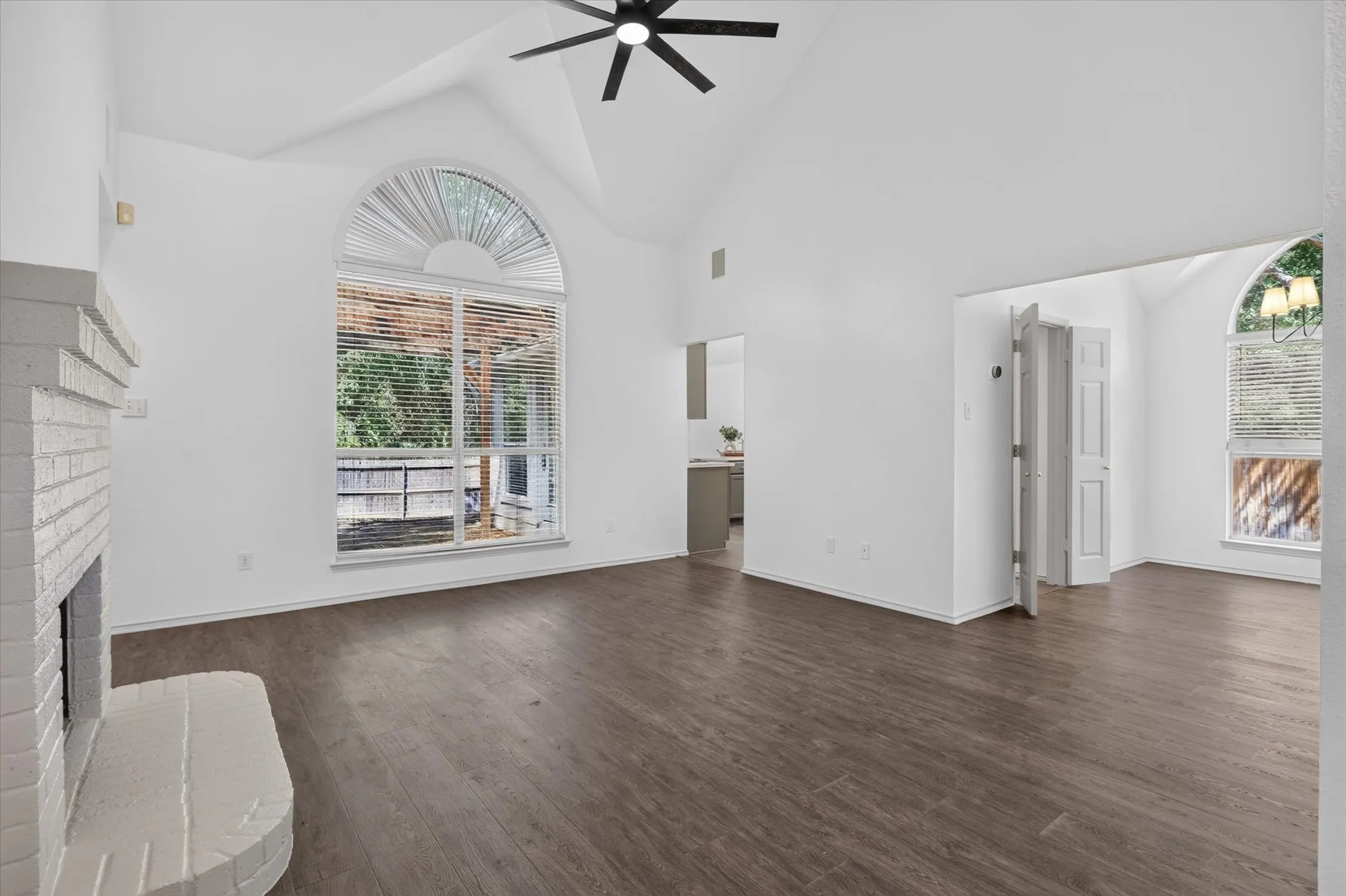 Single Family Residence For Sale in Denton County , 2613 Lakeshore Drive, Flower Mound, Texas 75028, 3 Bedroom, 2 Bathroom, 2 Garage spaces, 1,509 Sqft, built in 1992, mls#21390661, Real Estate Agent in Flower Mound, Homes For Sale in Denton county, Homes For Sale in Flower Mound, Realtor in Flower Mound Texas, Real Estate Brokerage Independent Realty Texas, Luminita Cordes Realtor
