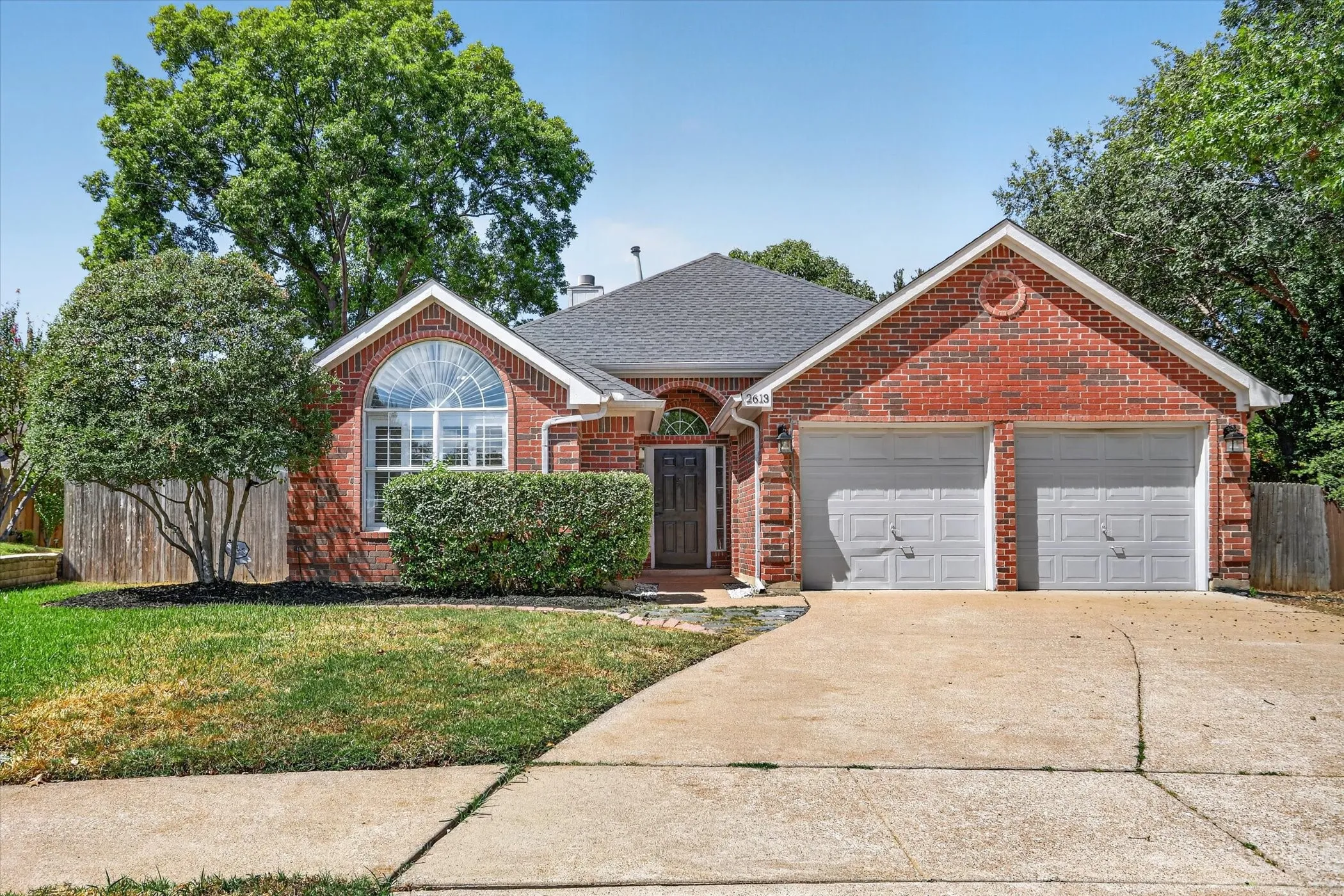 Single Family Residence For Sale in Denton County , 2613 Lakeshore Drive, Flower Mound, Texas 75028, 3 Bedroom, 2 Bathroom, 2 Garage spaces, 1,509 Sqft, built in 1992, mls#21390661, Real Estate Agent in Flower Mound, Homes For Sale in Denton county, Homes For Sale in Flower Mound, Realtor in Flower Mound Texas, Real Estate Brokerage Independent Realty Texas, Luminita Cordes Realtor