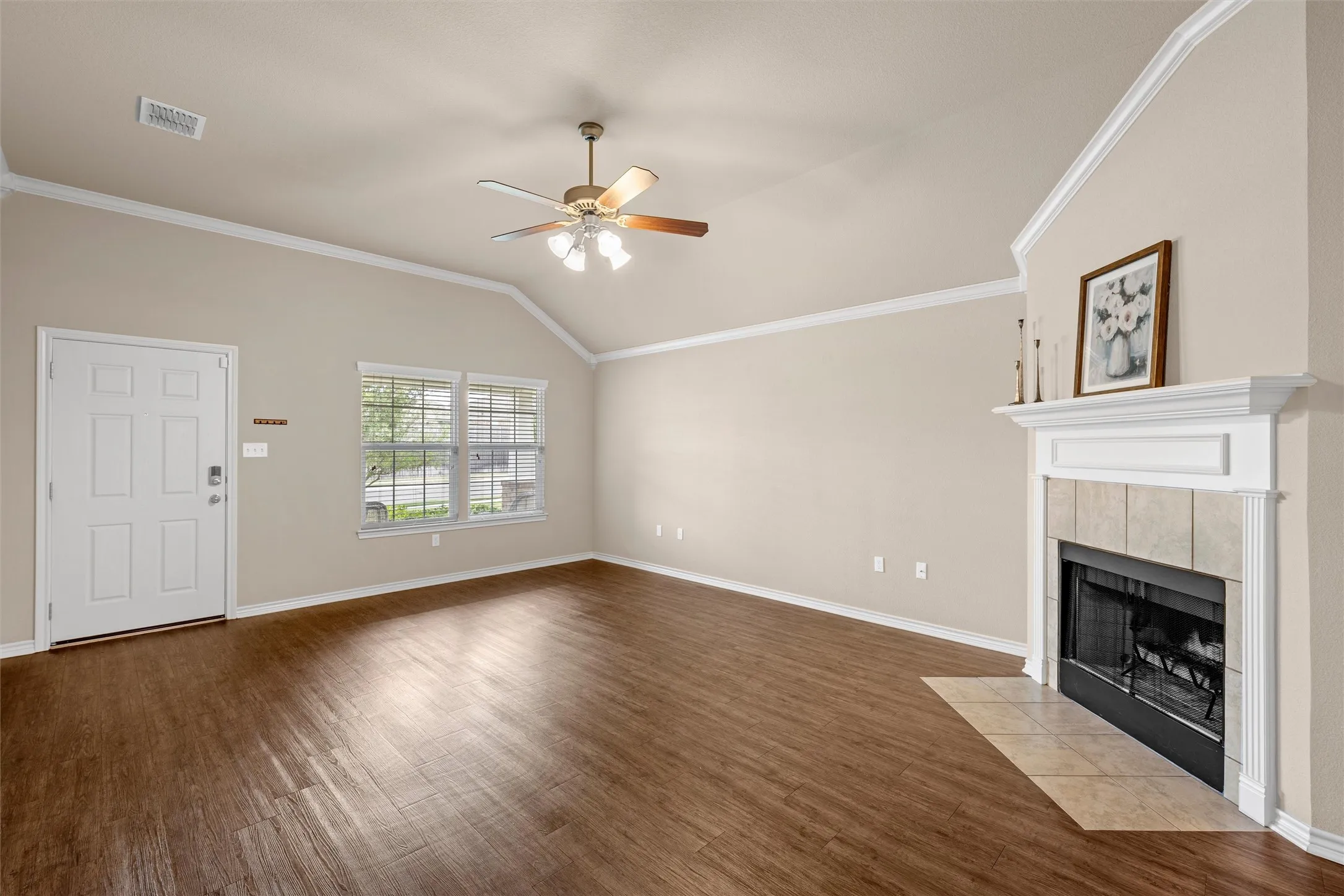 Single Family Residence For Sale in Mc Lennan County , 905 Heston Circle, Robinson, Texas 76706, 3 Bedroom, 2 Bathroom, 2 Garage spaces, 1,657 Sqft, built in 2018, mls#21394725, Real Estate Agent in Robinson, Homes For Sale in Mc Lennan county, Homes For Sale in Robinson, Realtor in Robinson Texas, Real Estate Brokerage Independent Realty Texas, Luminita Cordes Realtor
