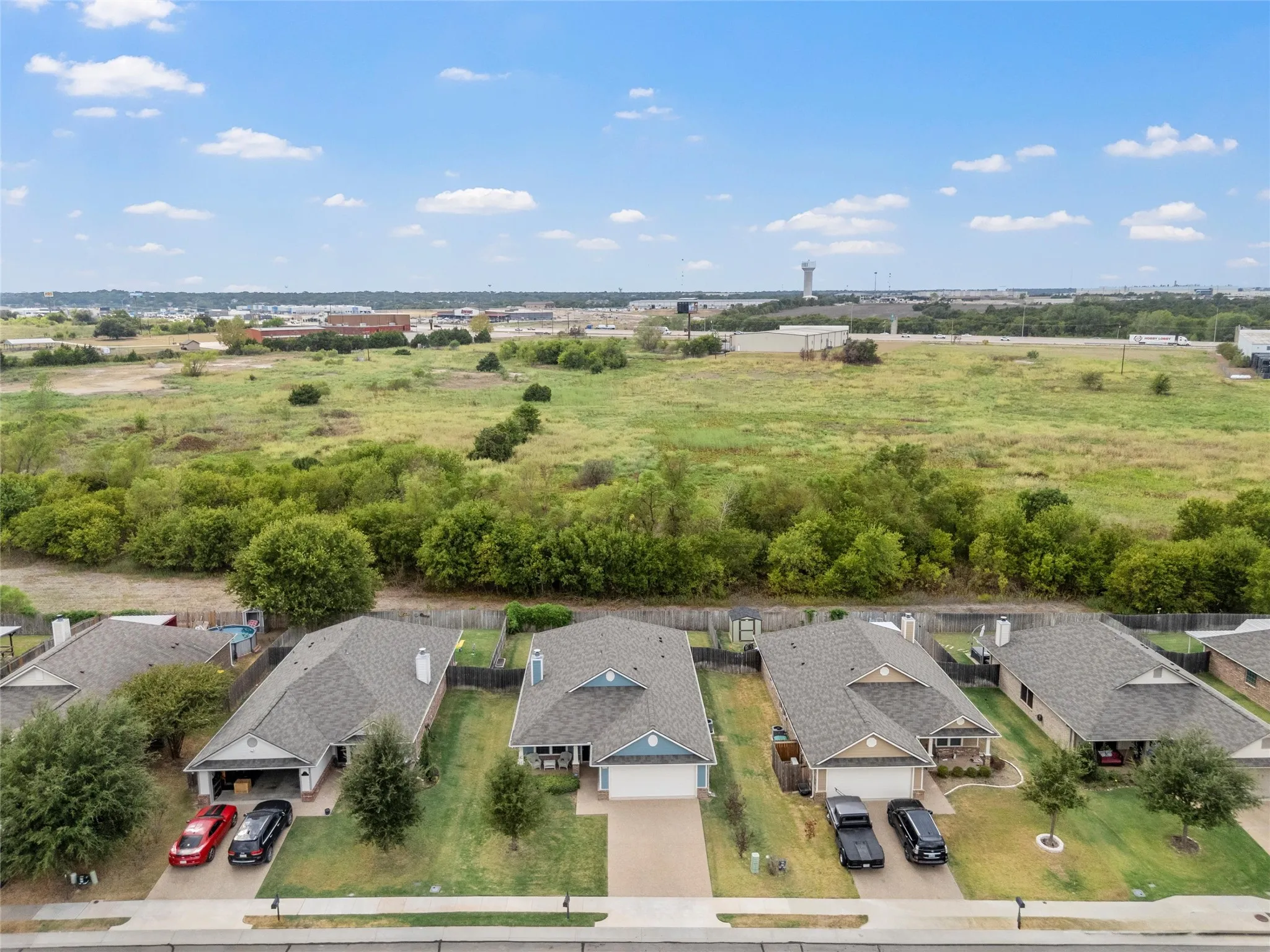 Single Family Residence For Sale in Mc Lennan County , 905 Heston Circle, Robinson, Texas 76706, 3 Bedroom, 2 Bathroom, 2 Garage spaces, 1,657 Sqft, built in 2018, mls#21394725, Real Estate Agent in Robinson, Homes For Sale in Mc Lennan county, Homes For Sale in Robinson, Realtor in Robinson Texas, Real Estate Brokerage Independent Realty Texas, Luminita Cordes Realtor