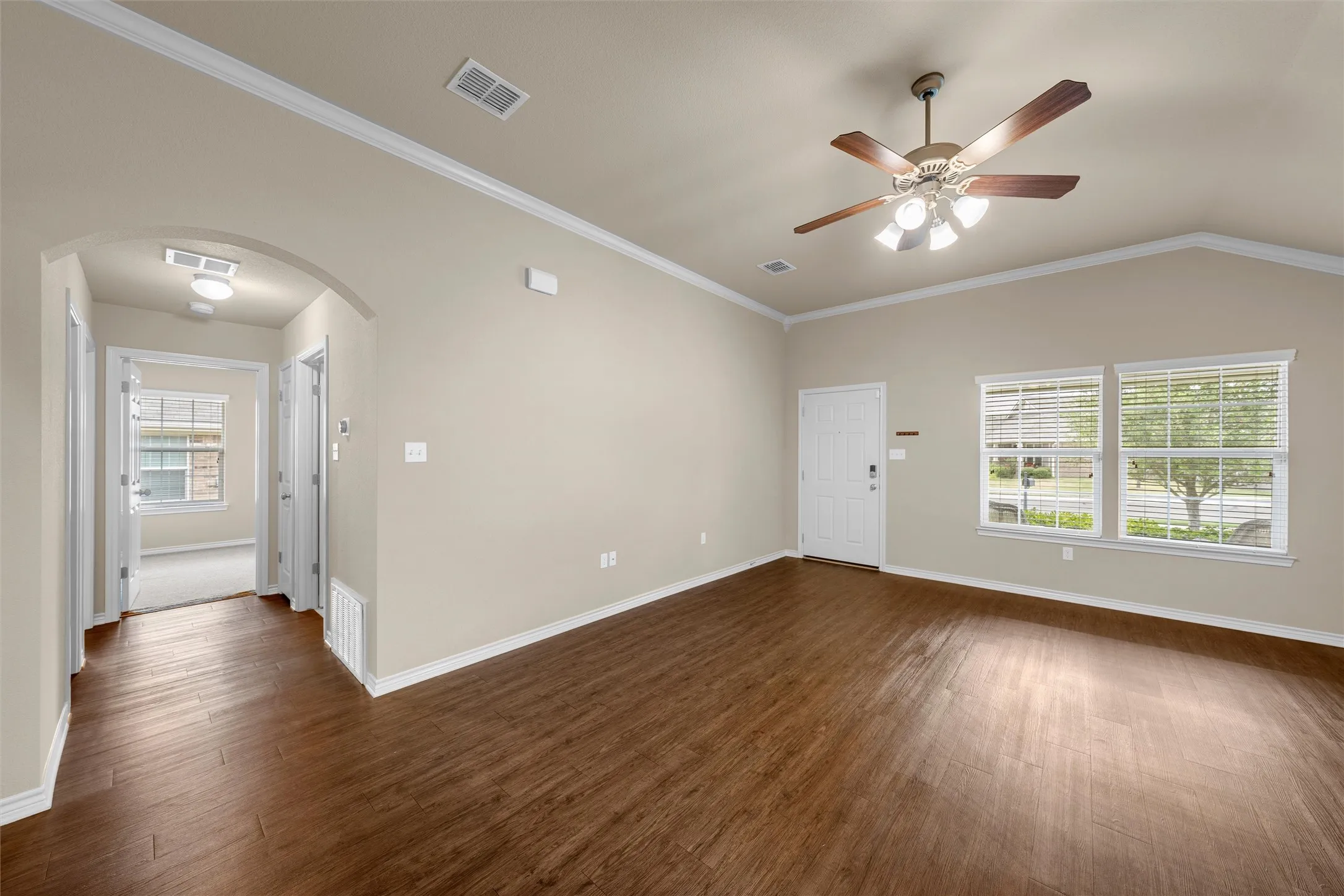 Single Family Residence For Sale in Mc Lennan County , 905 Heston Circle, Robinson, Texas 76706, 3 Bedroom, 2 Bathroom, 2 Garage spaces, 1,657 Sqft, built in 2018, mls#21394725, Real Estate Agent in Robinson, Homes For Sale in Mc Lennan county, Homes For Sale in Robinson, Realtor in Robinson Texas, Real Estate Brokerage Independent Realty Texas, Luminita Cordes Realtor