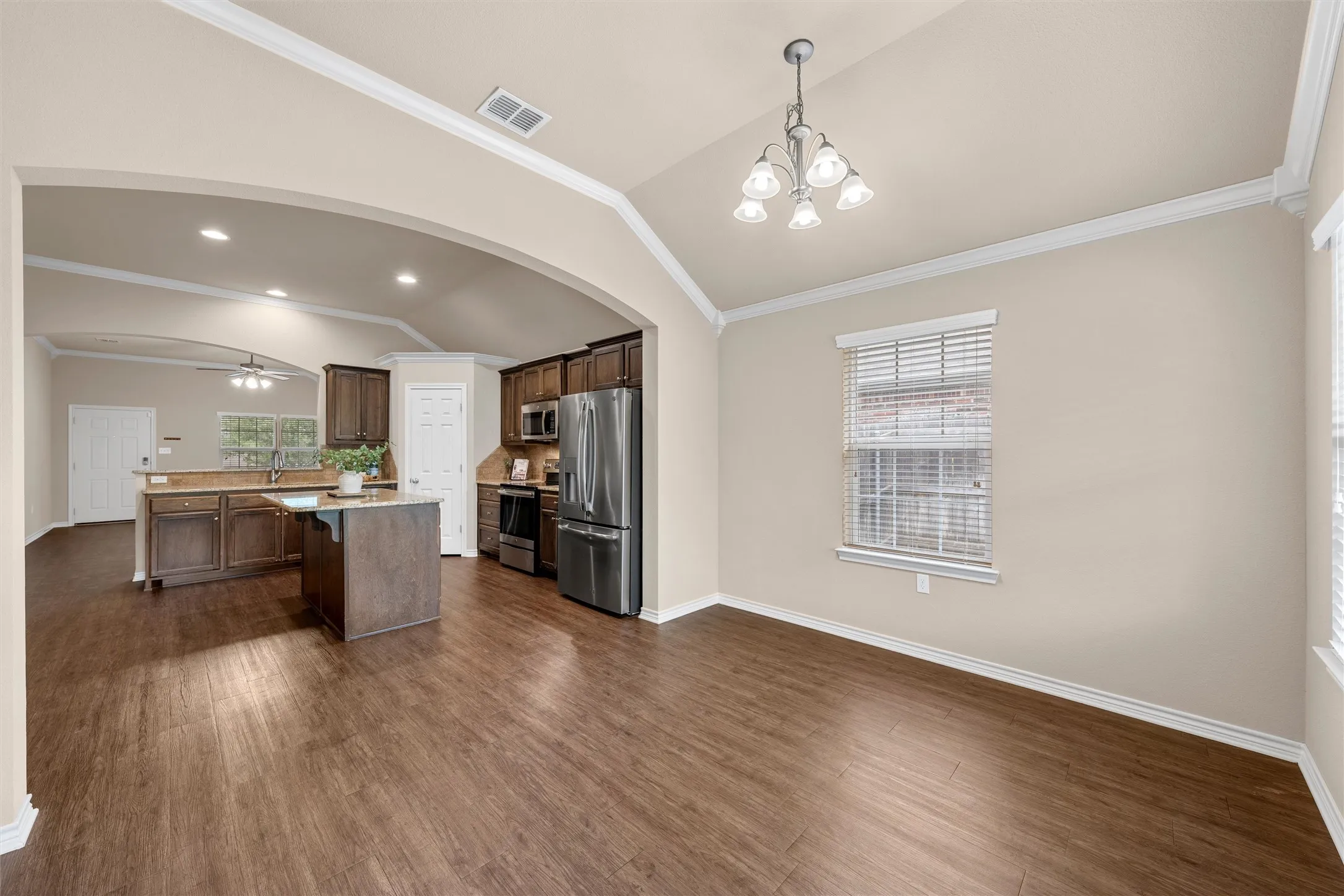 Single Family Residence For Sale in Mc Lennan County , 905 Heston Circle, Robinson, Texas 76706, 3 Bedroom, 2 Bathroom, 2 Garage spaces, 1,657 Sqft, built in 2018, mls#21394725, Real Estate Agent in Robinson, Homes For Sale in Mc Lennan county, Homes For Sale in Robinson, Realtor in Robinson Texas, Real Estate Brokerage Independent Realty Texas, Luminita Cordes Realtor
