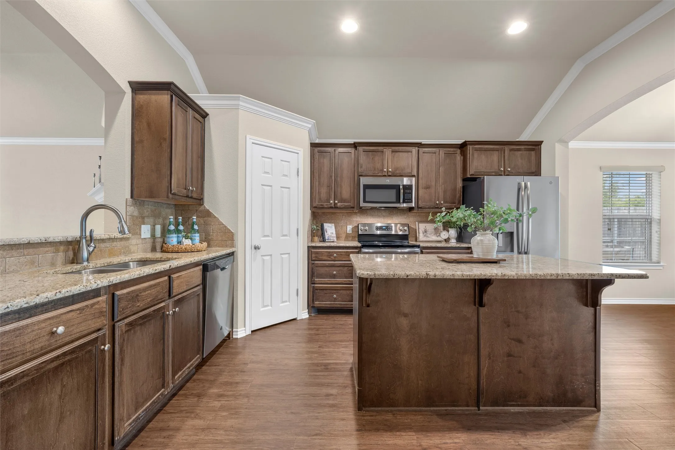 Single Family Residence For Sale in Mc Lennan County , 905 Heston Circle, Robinson, Texas 76706, 3 Bedroom, 2 Bathroom, 2 Garage spaces, 1,657 Sqft, built in 2018, mls#21394725, Real Estate Agent in Robinson, Homes For Sale in Mc Lennan county, Homes For Sale in Robinson, Realtor in Robinson Texas, Real Estate Brokerage Independent Realty Texas, Luminita Cordes Realtor