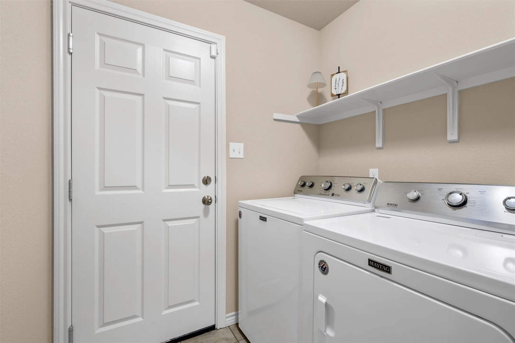 Single Family Residence For Sale in Mc Lennan County , 905 Heston Circle, Robinson, Texas 76706, 3 Bedroom, 2 Bathroom, 2 Garage spaces, 1,657 Sqft, built in 2018, mls#21394725, Real Estate Agent in Robinson, Homes For Sale in Mc Lennan county, Homes For Sale in Robinson, Realtor in Robinson Texas, Real Estate Brokerage Independent Realty Texas, Luminita Cordes Realtor