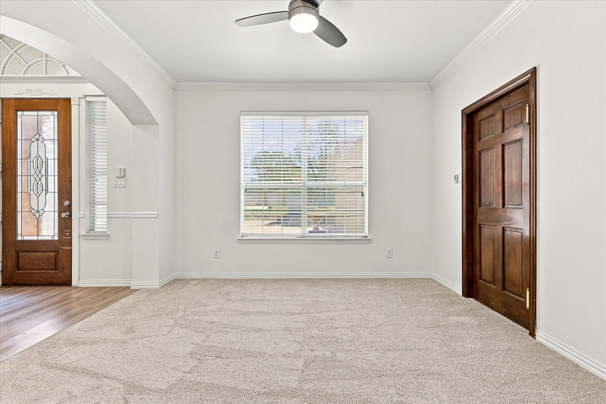 Single Family Residence For Rent in Dallas County , 9709 Waterview Parkway, Rowlett, Texas 75089, 5 Bedroom, 4 Bathroom, 3 Garage spaces, 4,014 Sqft, built in 2001, mls#21393151, Real Estate Agent in Rowlett, Homes For Rent in Dallas county, Homes For Rent in Rowlett, Realtor in Rowlett Texas, Real Estate Brokerage Independent Realty Texas, Luminita Cordes Realtor