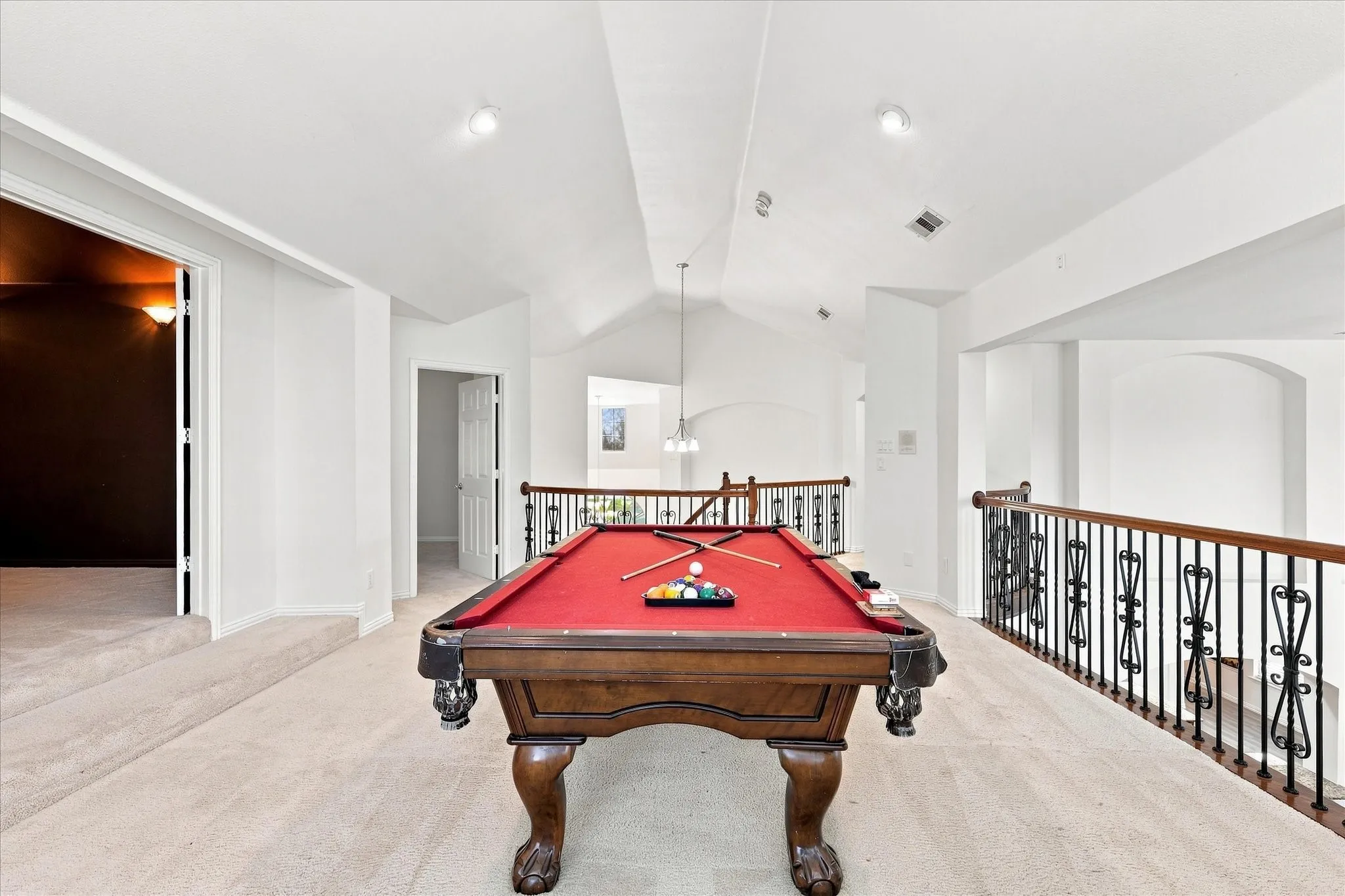 Single Family Residence For Rent in Dallas County , 9709 Waterview Parkway, Rowlett, Texas 75089, 5 Bedroom, 4 Bathroom, 3 Garage spaces, 4,014 Sqft, built in 2001, mls#21393151, Real Estate Agent in Rowlett, Homes For Rent in Dallas county, Homes For Rent in Rowlett, Realtor in Rowlett Texas, Real Estate Brokerage Independent Realty Texas, Luminita Cordes Realtor