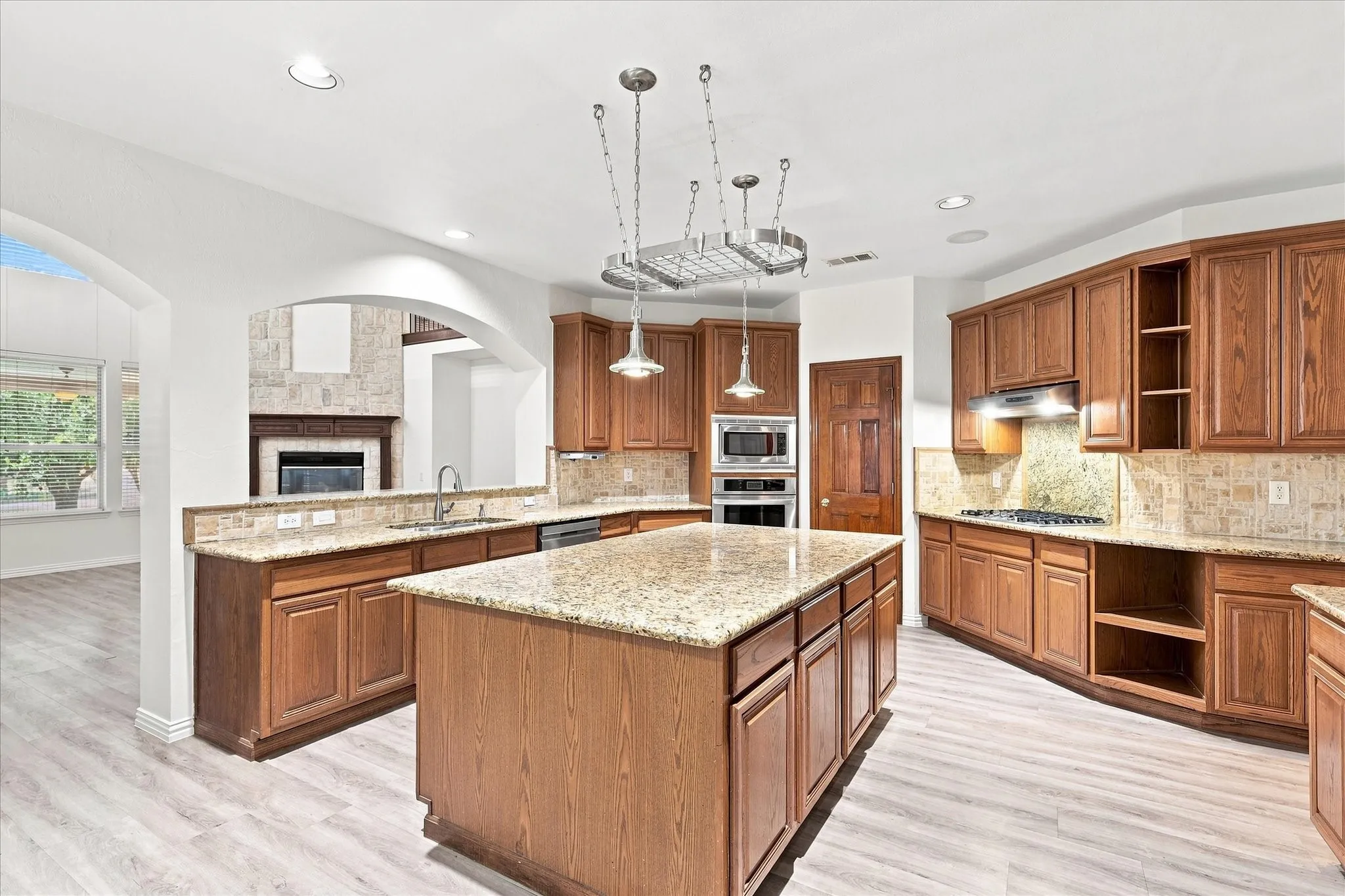 Single Family Residence For Rent in Dallas County , 9709 Waterview Parkway, Rowlett, Texas 75089, 5 Bedroom, 4 Bathroom, 3 Garage spaces, 4,014 Sqft, built in 2001, mls#21393151, Real Estate Agent in Rowlett, Homes For Rent in Dallas county, Homes For Rent in Rowlett, Realtor in Rowlett Texas, Real Estate Brokerage Independent Realty Texas, Luminita Cordes Realtor