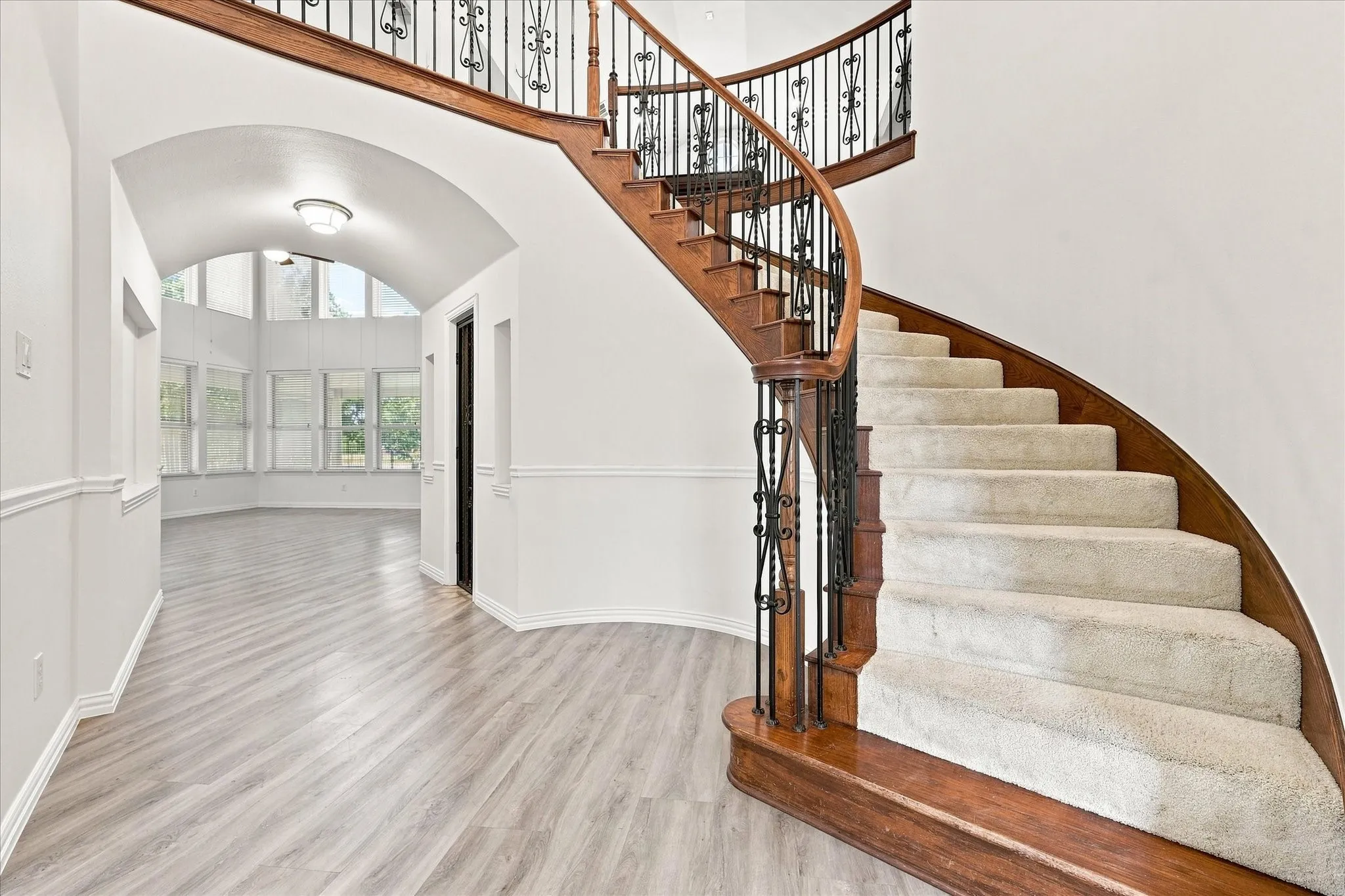 Single Family Residence For Rent in Dallas County , 9709 Waterview Parkway, Rowlett, Texas 75089, 5 Bedroom, 4 Bathroom, 3 Garage spaces, 4,014 Sqft, built in 2001, mls#21393151, Real Estate Agent in Rowlett, Homes For Rent in Dallas county, Homes For Rent in Rowlett, Realtor in Rowlett Texas, Real Estate Brokerage Independent Realty Texas, Luminita Cordes Realtor