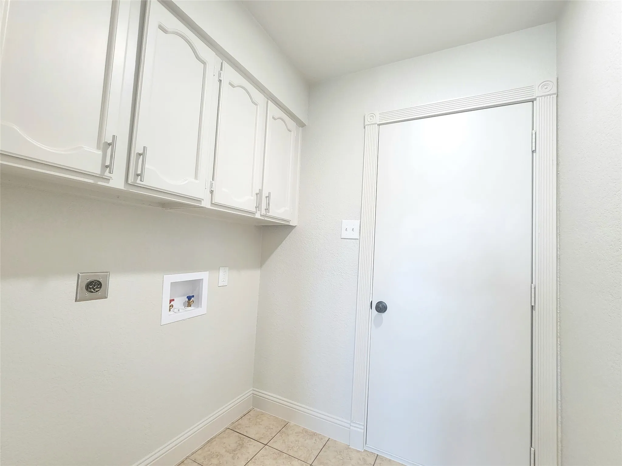 Single Family Residence For Sale in Tarrant County , 5300 Queenlily Court, Arlington, Texas 76018, 3 Bedroom, 2 Bathroom, Garage spaces, 1,893 Sqft, built in 1980, mls#21395703, Real Estate Agent in Arlington, Homes For Sale in Tarrant county, Homes For Sale in Arlington, Realtor in Arlington Texas, Real Estate Brokerage Independent Realty Texas, Luminita Cordes Realtor