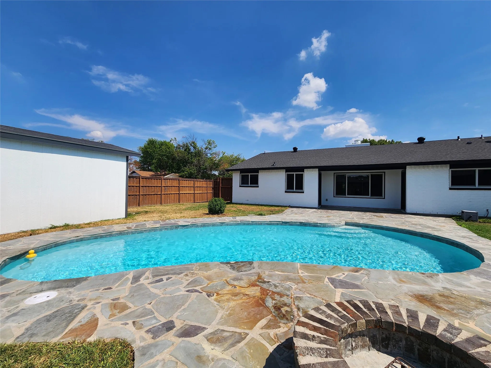 Single Family Residence For Sale in Tarrant County , 5300 Queenlily Court, Arlington, Texas 76018, 3 Bedroom, 2 Bathroom, Garage spaces, 1,893 Sqft, built in 1980, mls#21395703, Real Estate Agent in Arlington, Homes For Sale in Tarrant county, Homes For Sale in Arlington, Realtor in Arlington Texas, Real Estate Brokerage Independent Realty Texas, Luminita Cordes Realtor