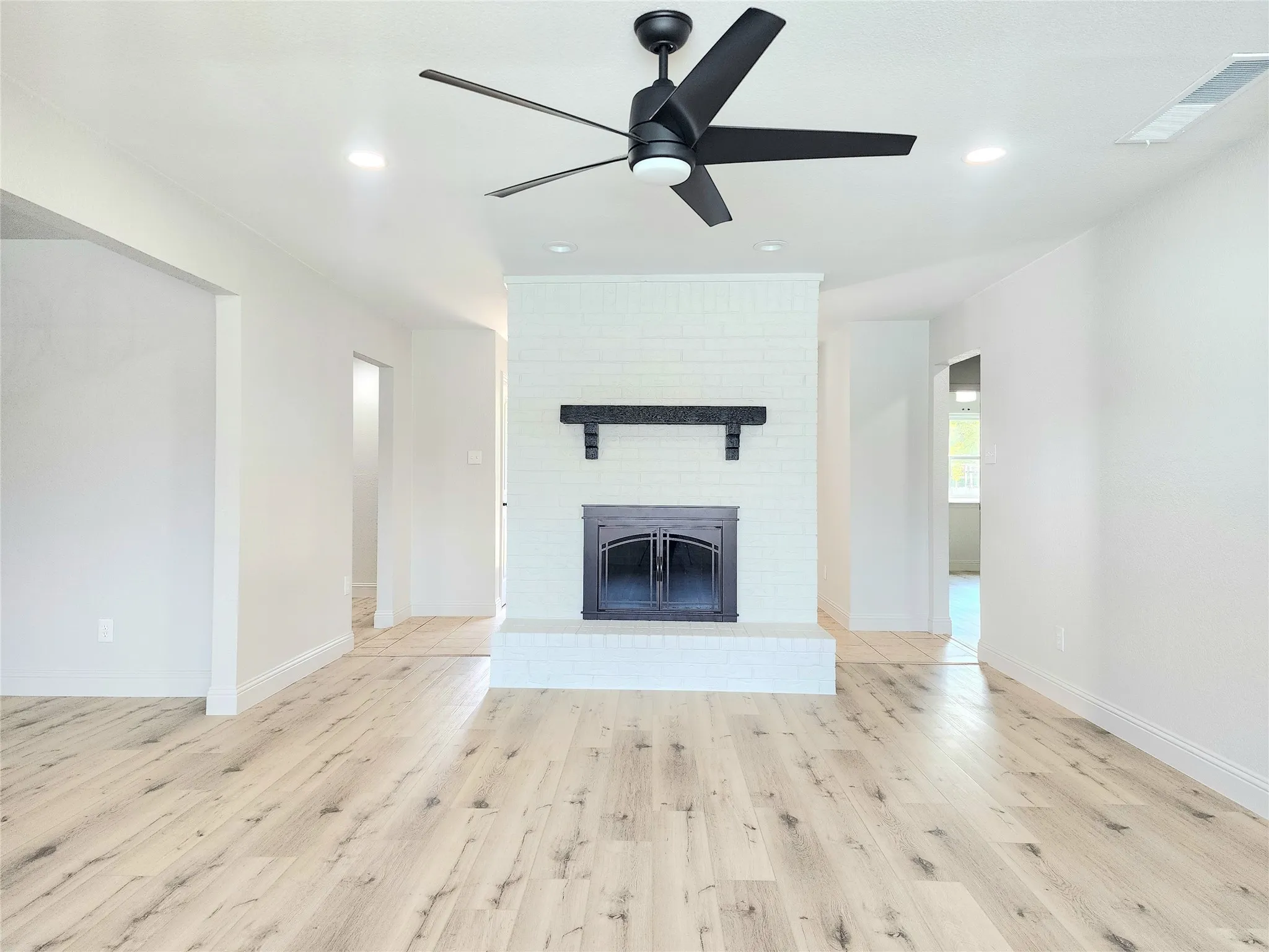 Single Family Residence For Sale in Tarrant County , 5300 Queenlily Court, Arlington, Texas 76018, 3 Bedroom, 2 Bathroom, Garage spaces, 1,893 Sqft, built in 1980, mls#21395703, Real Estate Agent in Arlington, Homes For Sale in Tarrant county, Homes For Sale in Arlington, Realtor in Arlington Texas, Real Estate Brokerage Independent Realty Texas, Luminita Cordes Realtor