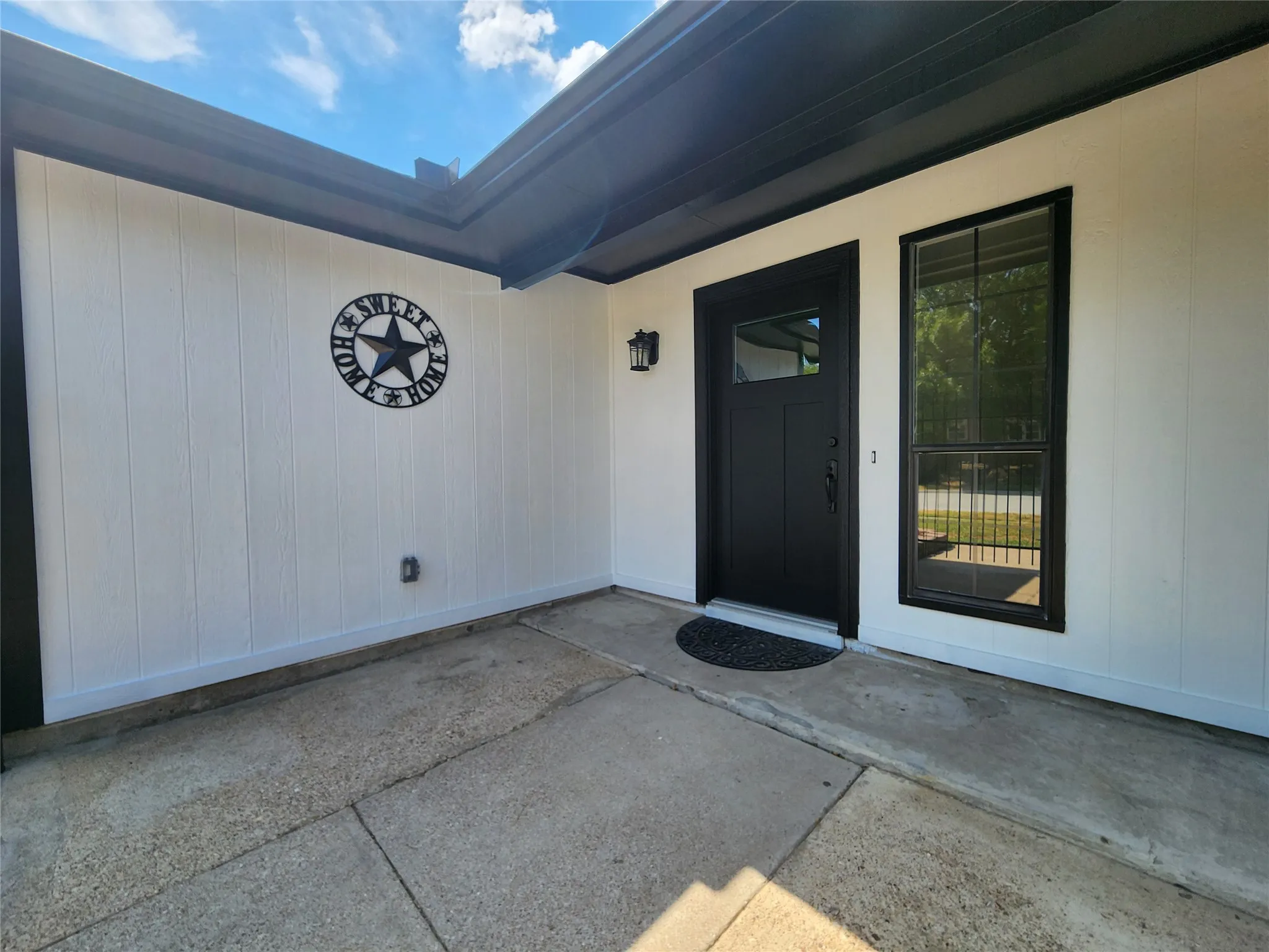 Single Family Residence For Sale in Tarrant County , 5300 Queenlily Court, Arlington, Texas 76018, 3 Bedroom, 2 Bathroom, Garage spaces, 1,893 Sqft, built in 1980, mls#21395703, Real Estate Agent in Arlington, Homes For Sale in Tarrant county, Homes For Sale in Arlington, Realtor in Arlington Texas, Real Estate Brokerage Independent Realty Texas, Luminita Cordes Realtor