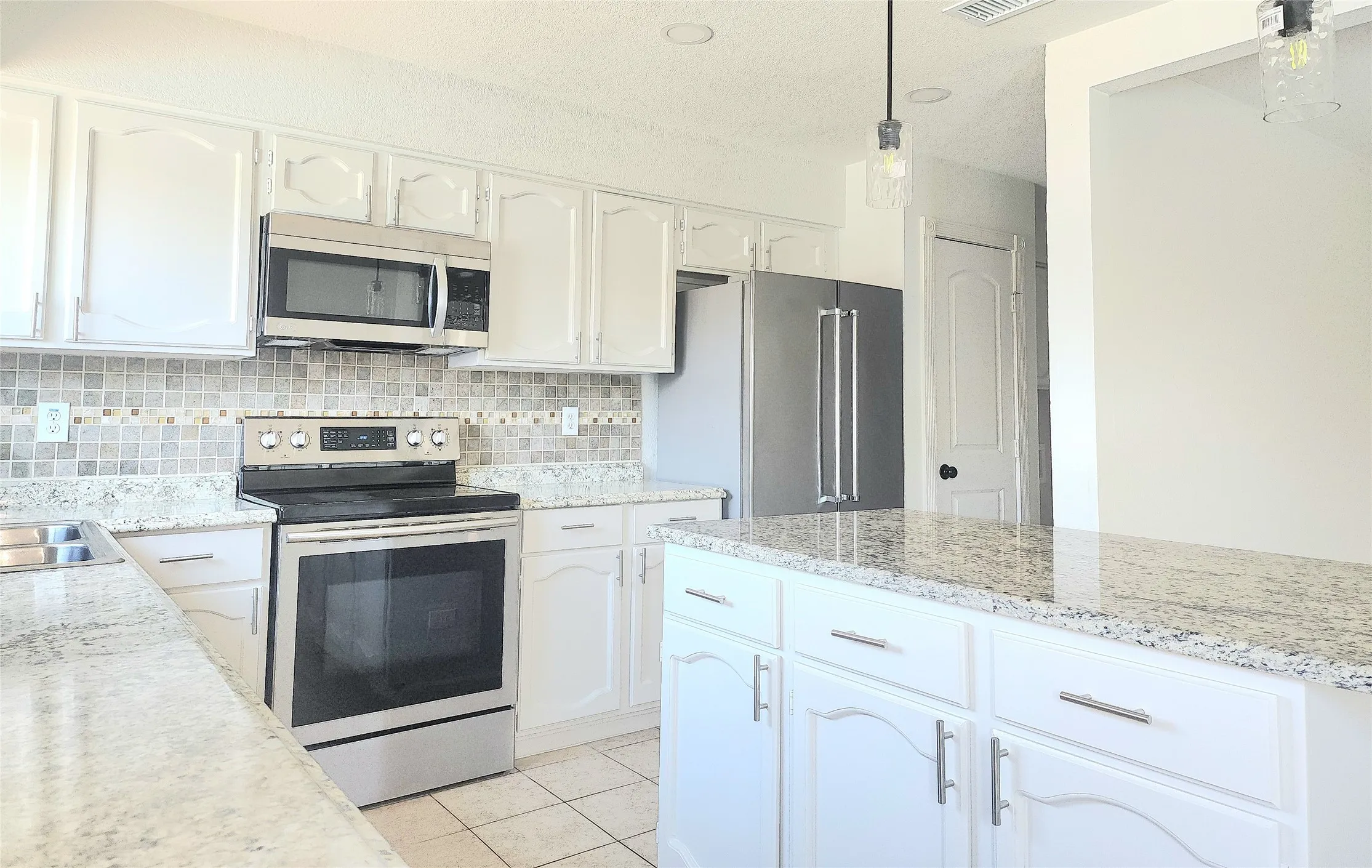 Single Family Residence For Sale in Tarrant County , 5300 Queenlily Court, Arlington, Texas 76018, 3 Bedroom, 2 Bathroom, Garage spaces, 1,893 Sqft, built in 1980, mls#21395703, Real Estate Agent in Arlington, Homes For Sale in Tarrant county, Homes For Sale in Arlington, Realtor in Arlington Texas, Real Estate Brokerage Independent Realty Texas, Luminita Cordes Realtor