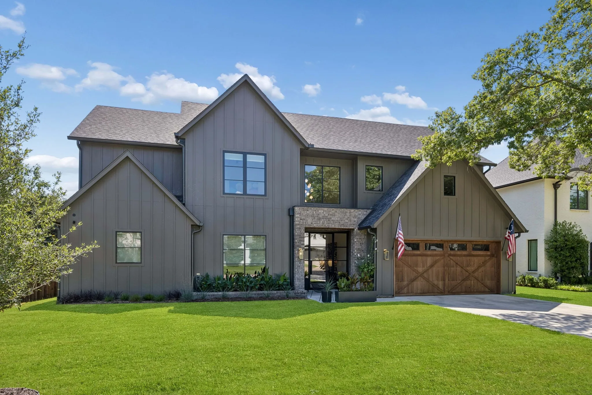 Single Family Residence For Sale in Dallas County , 4046 Clover Lane, Dallas, Texas 75220, 5 Bedroom, 7 Bathroom, 2 Garage spaces, 4,976 Sqft, built in 2024, mls#21394317, Real Estate Agent in Dallas, Homes For Sale in Dallas county, Homes For Sale in Dallas, Realtor in Dallas Texas, Real Estate Brokerage Independent Realty Texas, Luminita Cordes Realtor