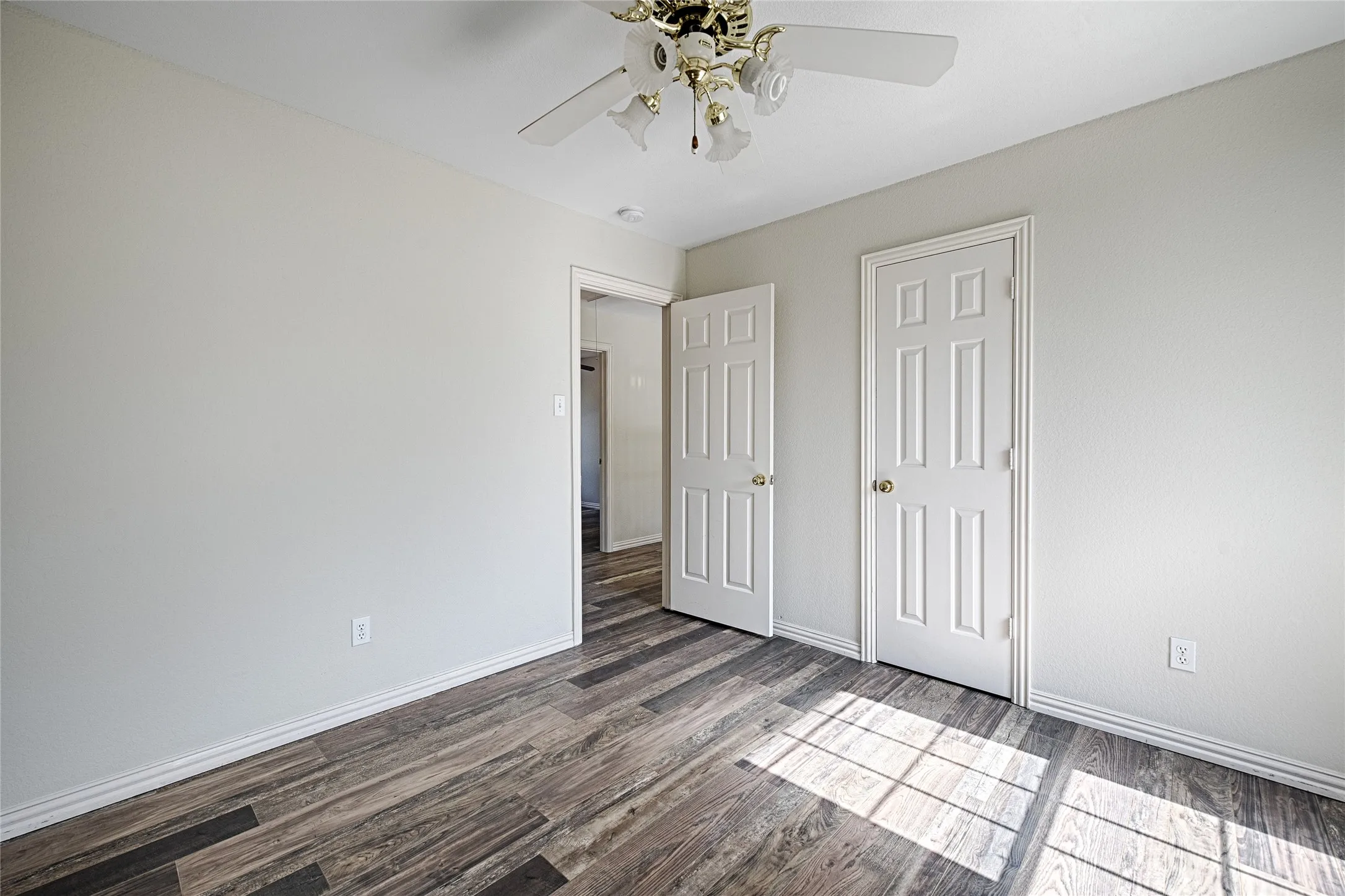Single Family Residence For Sale in Collin County , 2325 Havard Oak Drive, Plano, Texas 75074, 4 Bedroom, 3 Bathroom, 2 Garage spaces, 2,178 Sqft, built in 1994, mls#21393631, Real Estate Agent in Plano, Homes For Sale in Collin county, Homes For Sale in Plano, Realtor in Plano Texas, Real Estate Brokerage Independent Realty Texas, Luminita Cordes Realtor