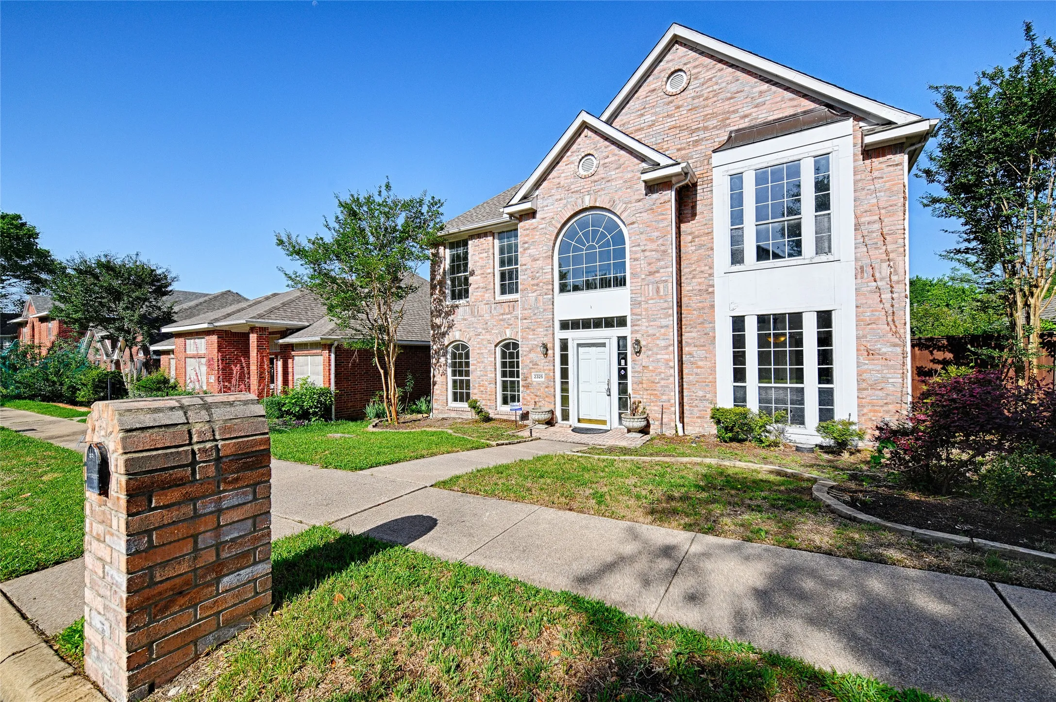 Single Family Residence For Sale in Collin County , 2325 Havard Oak Drive, Plano, Texas 75074, 4 Bedroom, 3 Bathroom, 2 Garage spaces, 2,178 Sqft, built in 1994, mls#21393631, Real Estate Agent in Plano, Homes For Sale in Collin county, Homes For Sale in Plano, Realtor in Plano Texas, Real Estate Brokerage Independent Realty Texas, Luminita Cordes Realtor