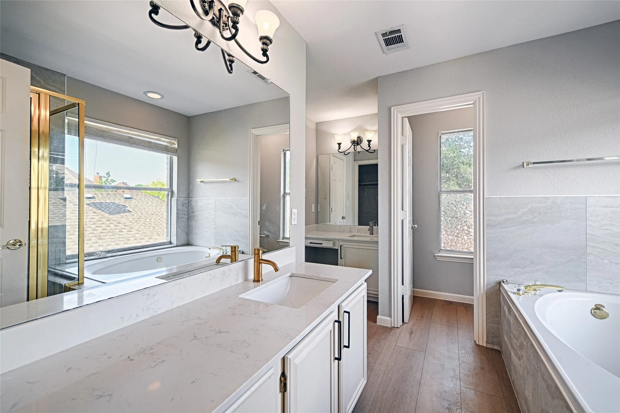 Single Family Residence For Sale in Collin County , 2325 Havard Oak Drive, Plano, Texas 75074, 4 Bedroom, 3 Bathroom, 2 Garage spaces, 2,178 Sqft, built in 1994, mls#21393631, Real Estate Agent in Plano, Homes For Sale in Collin county, Homes For Sale in Plano, Realtor in Plano Texas, Real Estate Brokerage Independent Realty Texas, Luminita Cordes Realtor