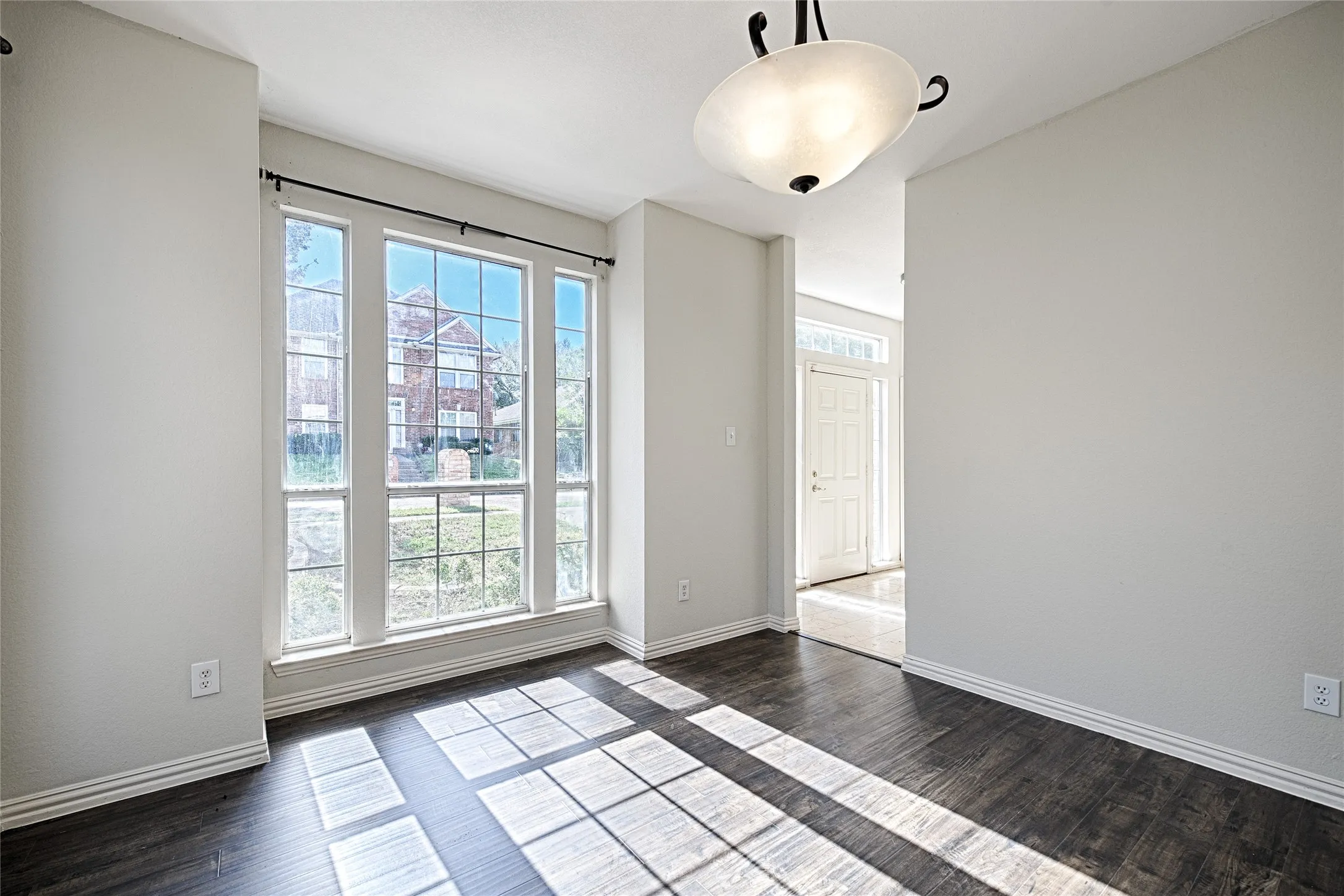 Single Family Residence For Sale in Collin County , 2325 Havard Oak Drive, Plano, Texas 75074, 4 Bedroom, 3 Bathroom, 2 Garage spaces, 2,178 Sqft, built in 1994, mls#21393631, Real Estate Agent in Plano, Homes For Sale in Collin county, Homes For Sale in Plano, Realtor in Plano Texas, Real Estate Brokerage Independent Realty Texas, Luminita Cordes Realtor
