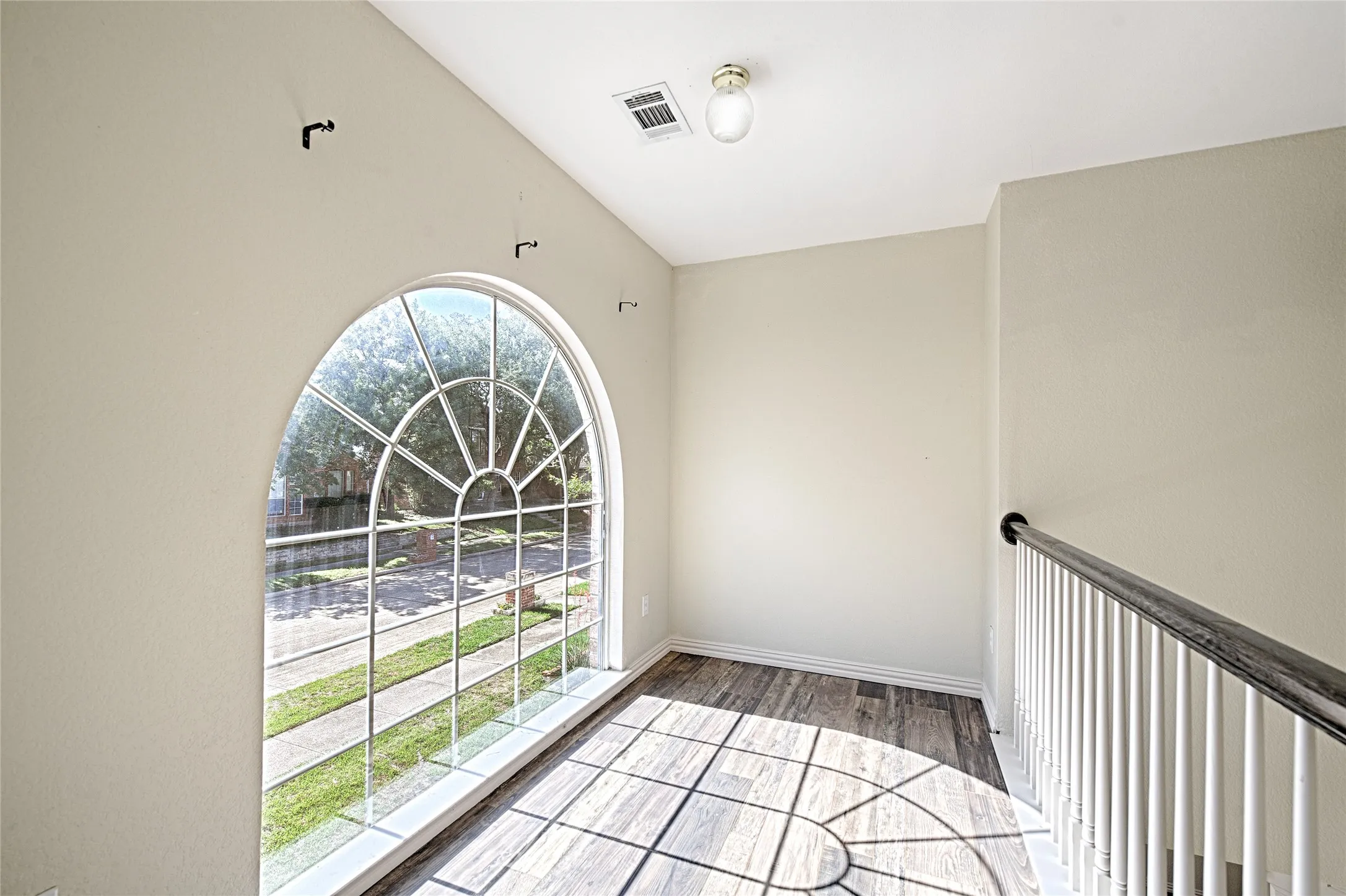 Single Family Residence For Sale in Collin County , 2325 Havard Oak Drive, Plano, Texas 75074, 4 Bedroom, 3 Bathroom, 2 Garage spaces, 2,178 Sqft, built in 1994, mls#21393631, Real Estate Agent in Plano, Homes For Sale in Collin county, Homes For Sale in Plano, Realtor in Plano Texas, Real Estate Brokerage Independent Realty Texas, Luminita Cordes Realtor