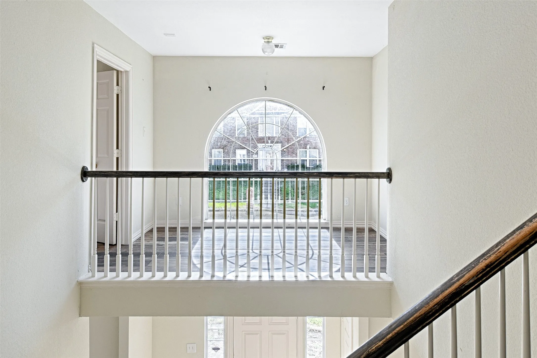 Single Family Residence For Sale in Collin County , 2325 Havard Oak Drive, Plano, Texas 75074, 4 Bedroom, 3 Bathroom, 2 Garage spaces, 2,178 Sqft, built in 1994, mls#21393631, Real Estate Agent in Plano, Homes For Sale in Collin county, Homes For Sale in Plano, Realtor in Plano Texas, Real Estate Brokerage Independent Realty Texas, Luminita Cordes Realtor