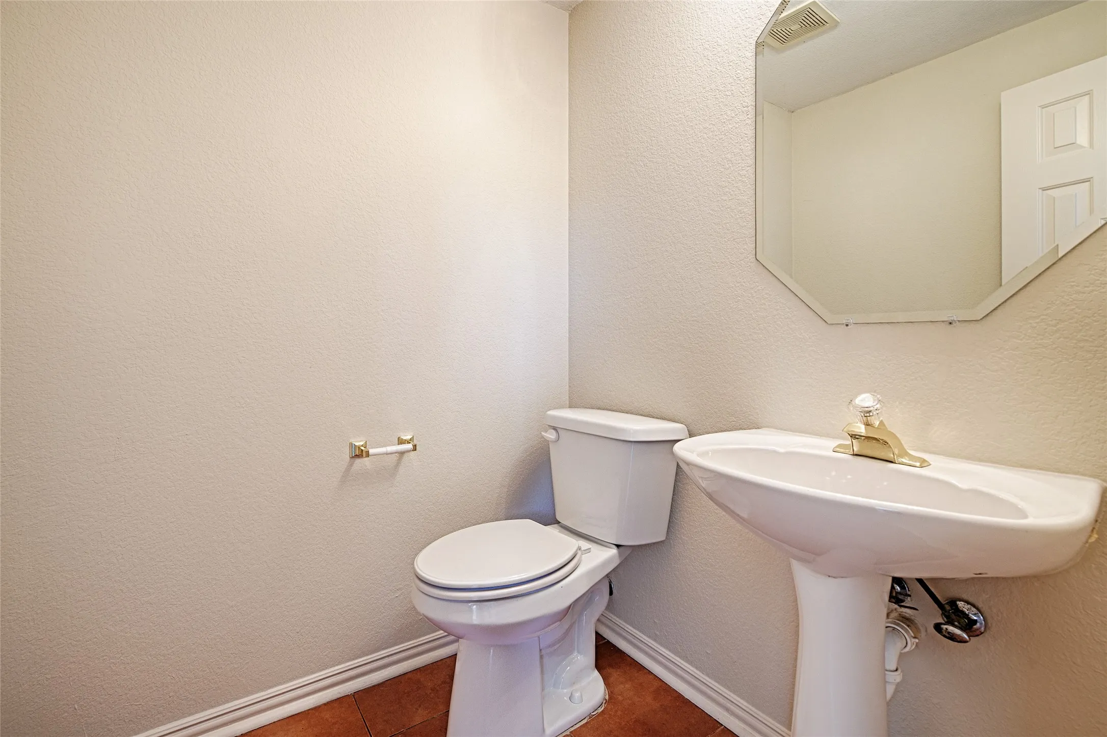Single Family Residence For Sale in Collin County , 2325 Havard Oak Drive, Plano, Texas 75074, 4 Bedroom, 3 Bathroom, 2 Garage spaces, 2,178 Sqft, built in 1994, mls#21393631, Real Estate Agent in Plano, Homes For Sale in Collin county, Homes For Sale in Plano, Realtor in Plano Texas, Real Estate Brokerage Independent Realty Texas, Luminita Cordes Realtor