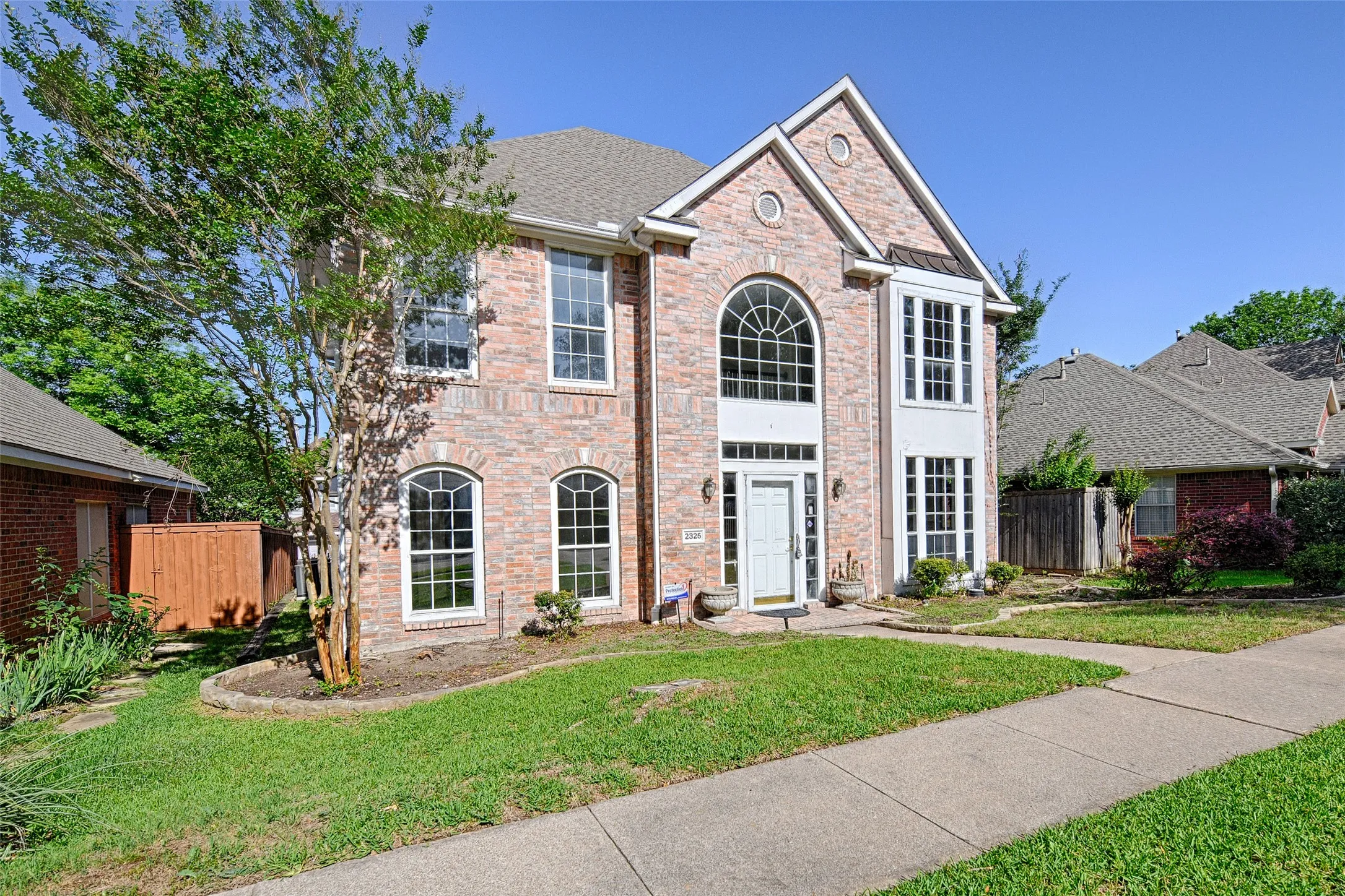 Single Family Residence For Sale in Collin County , 2325 Havard Oak Drive, Plano, Texas 75074, 4 Bedroom, 3 Bathroom, 2 Garage spaces, 2,178 Sqft, built in 1994, mls#21393631, Real Estate Agent in Plano, Homes For Sale in Collin county, Homes For Sale in Plano, Realtor in Plano Texas, Real Estate Brokerage Independent Realty Texas, Luminita Cordes Realtor