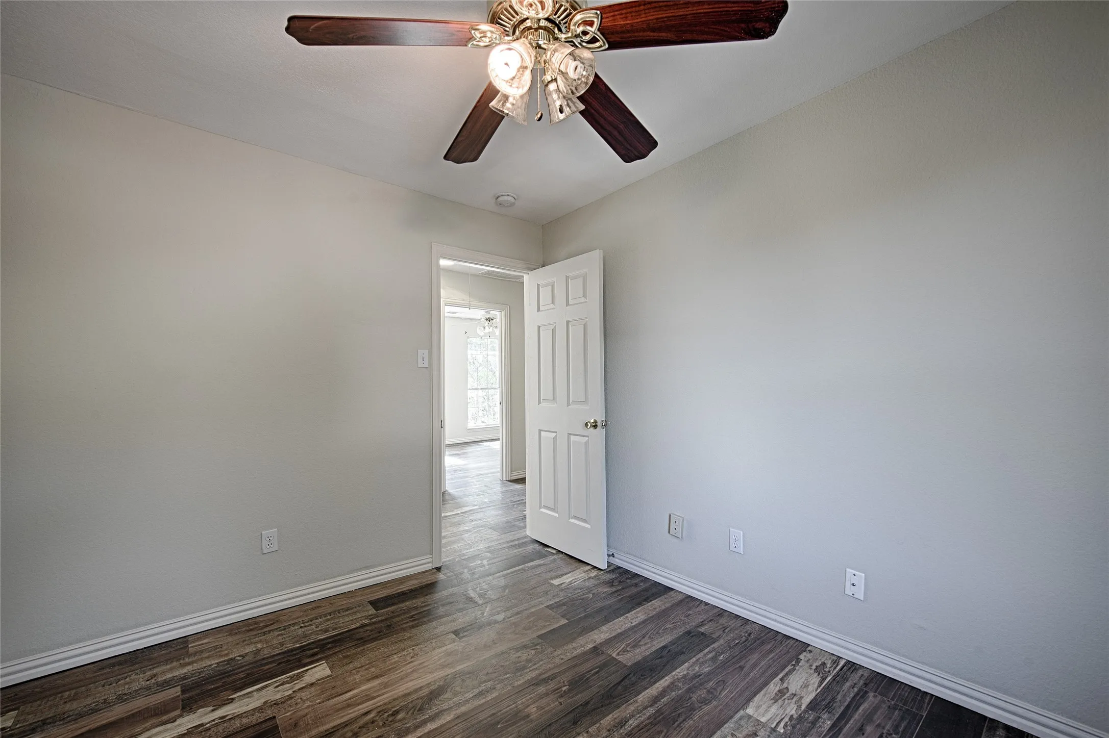 Single Family Residence For Sale in Collin County , 2325 Havard Oak Drive, Plano, Texas 75074, 4 Bedroom, 3 Bathroom, 2 Garage spaces, 2,178 Sqft, built in 1994, mls#21393631, Real Estate Agent in Plano, Homes For Sale in Collin county, Homes For Sale in Plano, Realtor in Plano Texas, Real Estate Brokerage Independent Realty Texas, Luminita Cordes Realtor