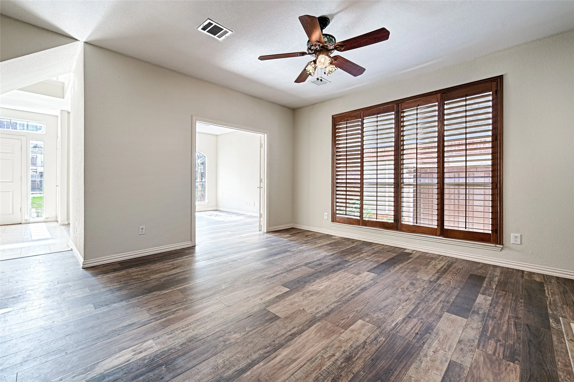 Single Family Residence For Sale in Collin County , 2325 Havard Oak Drive, Plano, Texas 75074, 4 Bedroom, 3 Bathroom, 2 Garage spaces, 2,178 Sqft, built in 1994, mls#21393631, Real Estate Agent in Plano, Homes For Sale in Collin county, Homes For Sale in Plano, Realtor in Plano Texas, Real Estate Brokerage Independent Realty Texas, Luminita Cordes Realtor